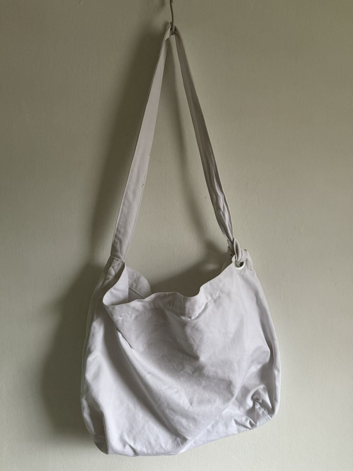 Yohji Yamamoto Y's Yohji Yamamoto Logo Printed Canvas White sling bag Size ONE SIZE - 5 Thumbnail