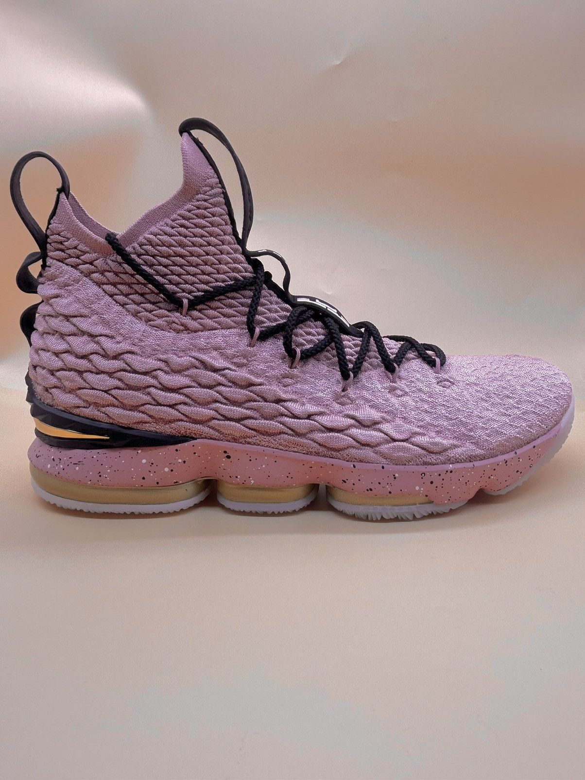 Nike Size 13.5- Nike LeBron 15 “Hollywood” 2018 Size US 13 / EU 46 - 1 Thumbnail