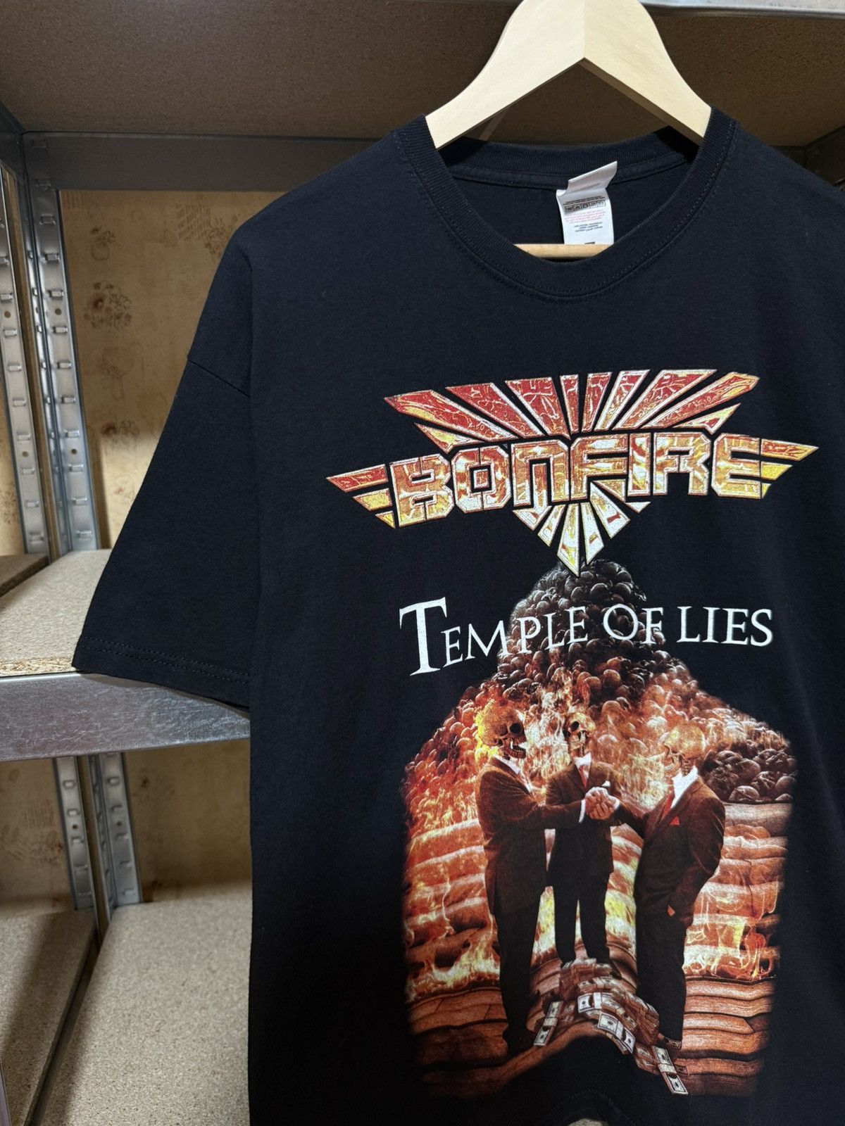 Band Tees Vintage Bonfire Temple Of Lies Tour 2018 Rock Band T-Shirt Size US XL / EU 56 / 4 - 3 Thumbnail