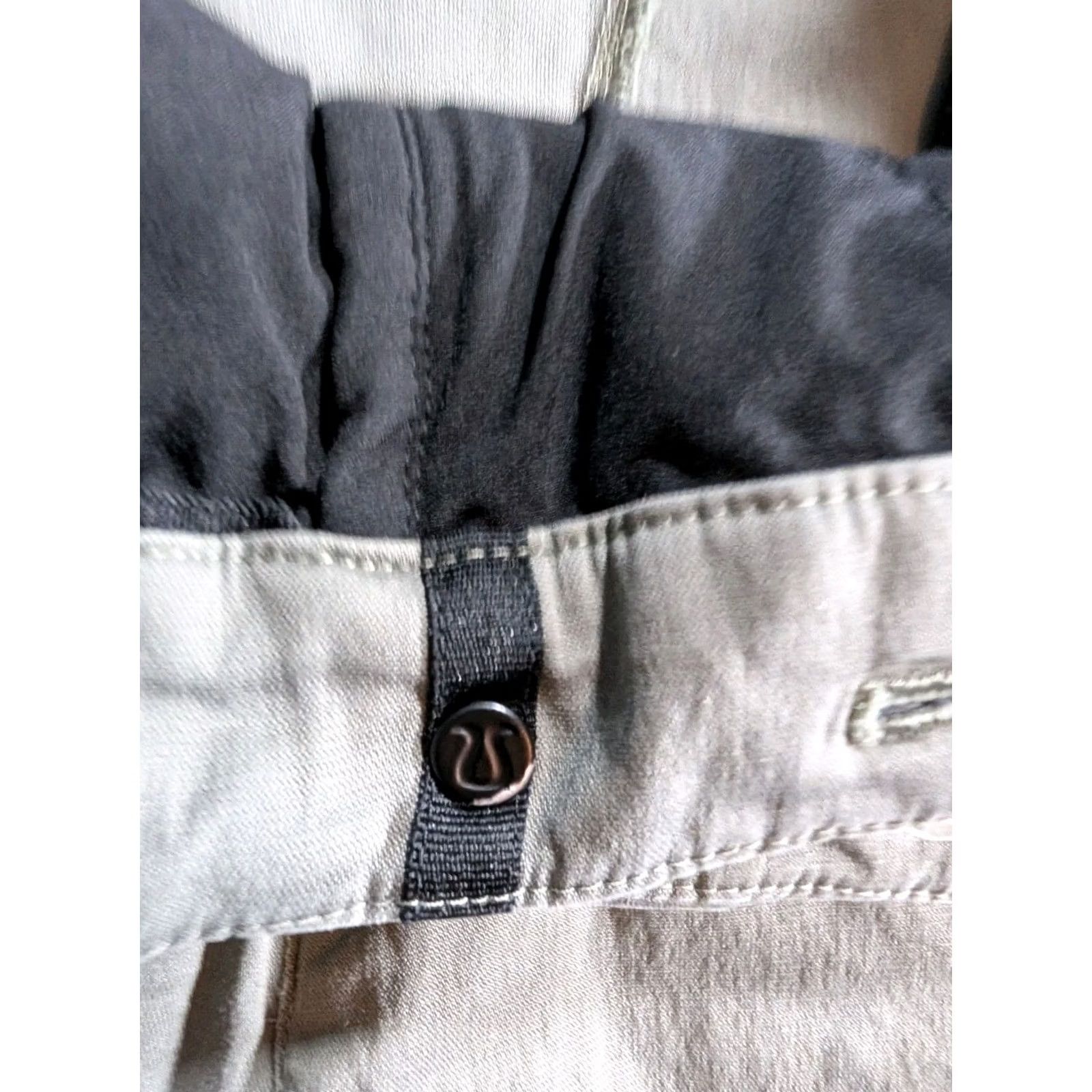 Lululemon Lululemon Mens Commission Classic-Fit Short 8" Warpstreme Size 34 Sage Green Warpstreme White in Sage Green 34 Mens Classic-Fit Short 34 Green Size US 34 / EU 50 - 4 Thumbnail