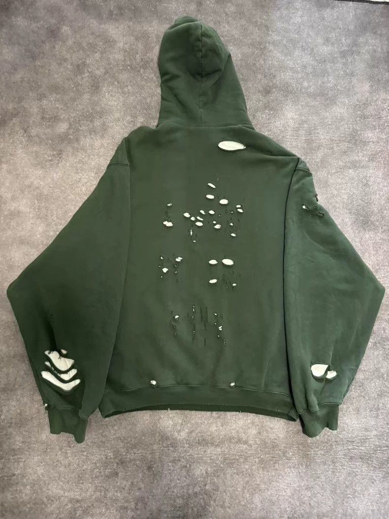 Balenciaga Balenciaga Green hole hoodie sweater Size US S / EU 44-46 / 1 - 2 Thumbnail