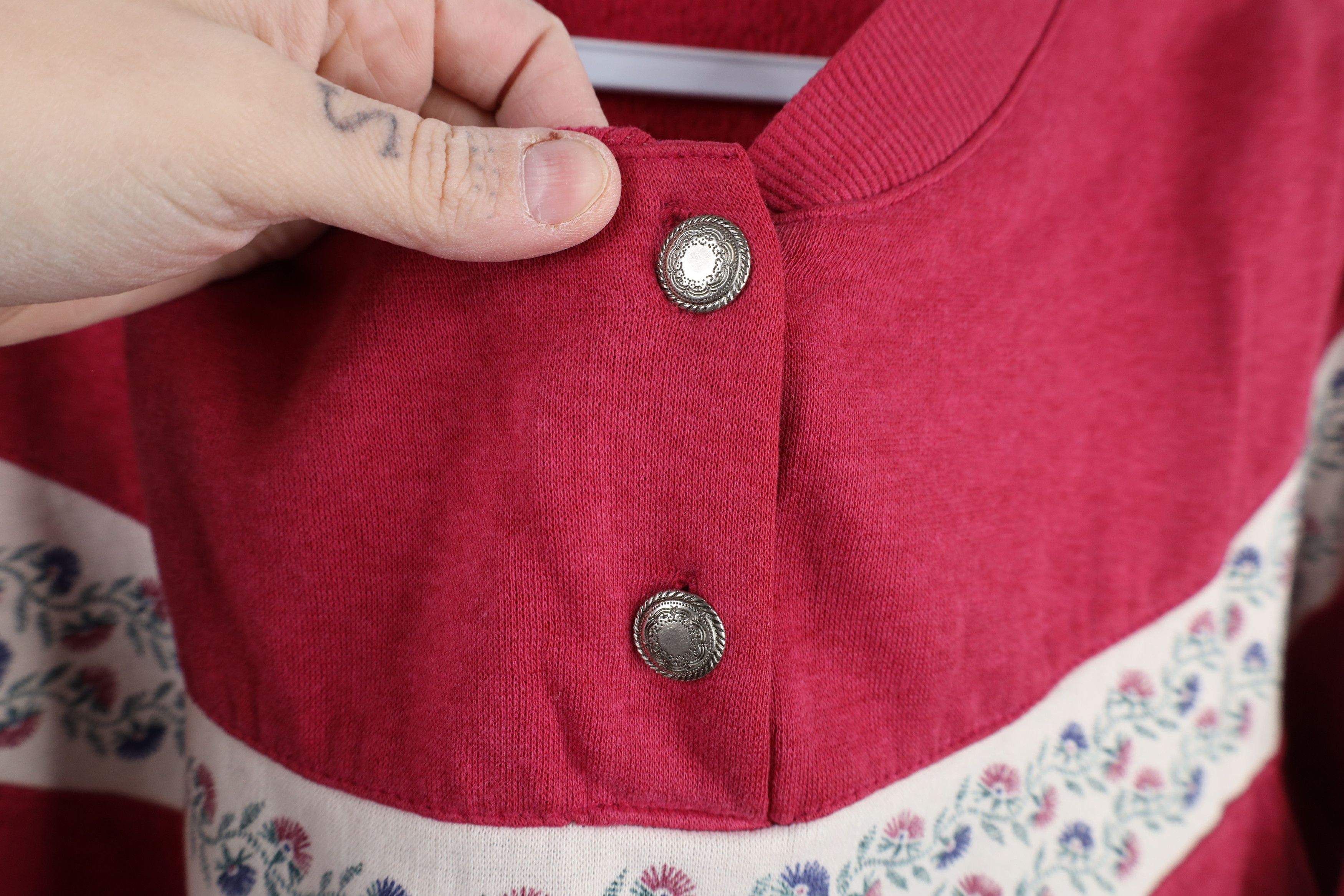 Vintage Vintage 90s Streetwear Flower Floral Henley Sweatshirt Red Size M / US 6-8 / IT 42-44 - 4 Thumbnail