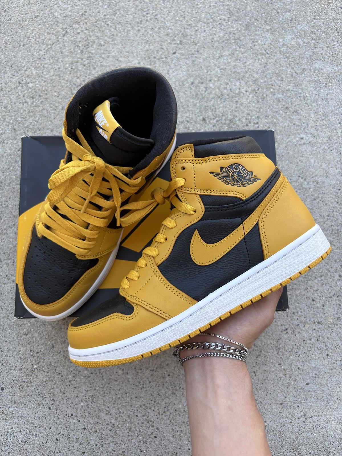 Jordan Brand Jordan 1 Retro High “Pollen” Size Men’s 8.5 Size US 8.5 / EU 41-42 - 1 Thumbnail