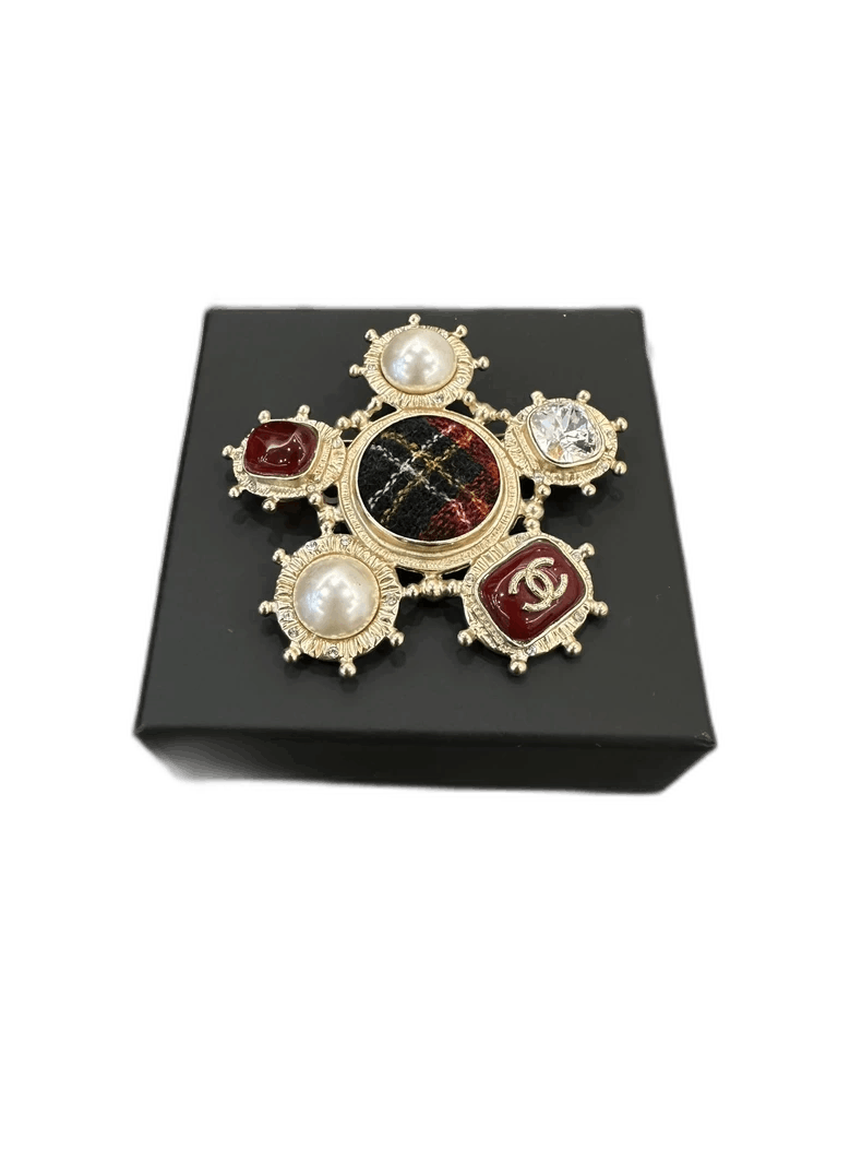 Chanel Chanel Vintage Double C Pearl Brooch Size ONE SIZE - 1 Thumbnail