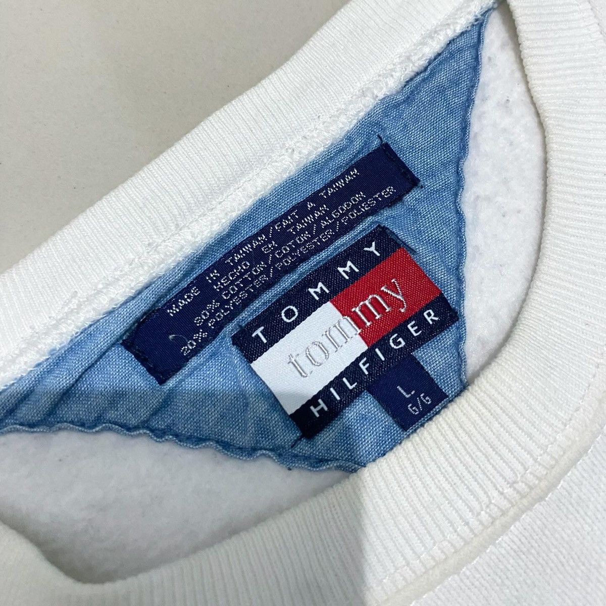 Tommy Hilfiger × Vintage Vintage Tommy Hilfiger Big Flag Sweatshirt Size US L / EU 52-54 / 3 - 5 Thumbnail