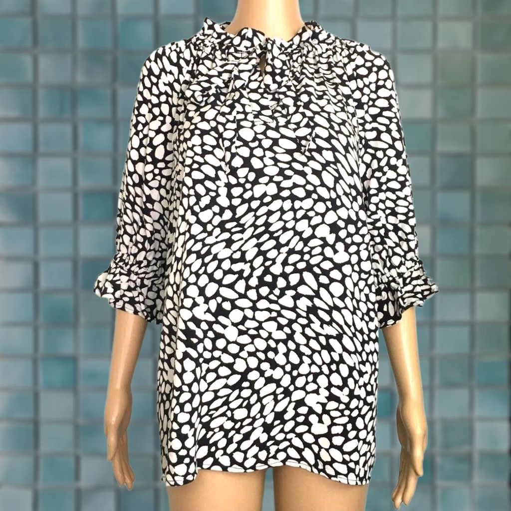 Vintage WHO WHAT WEAR Blouse Tunic Top Womens M Black Animal Print 3/4 Bell Sleeve V Neck New Size M / US 6-8 / IT 42-44 - 1 Thumbnail