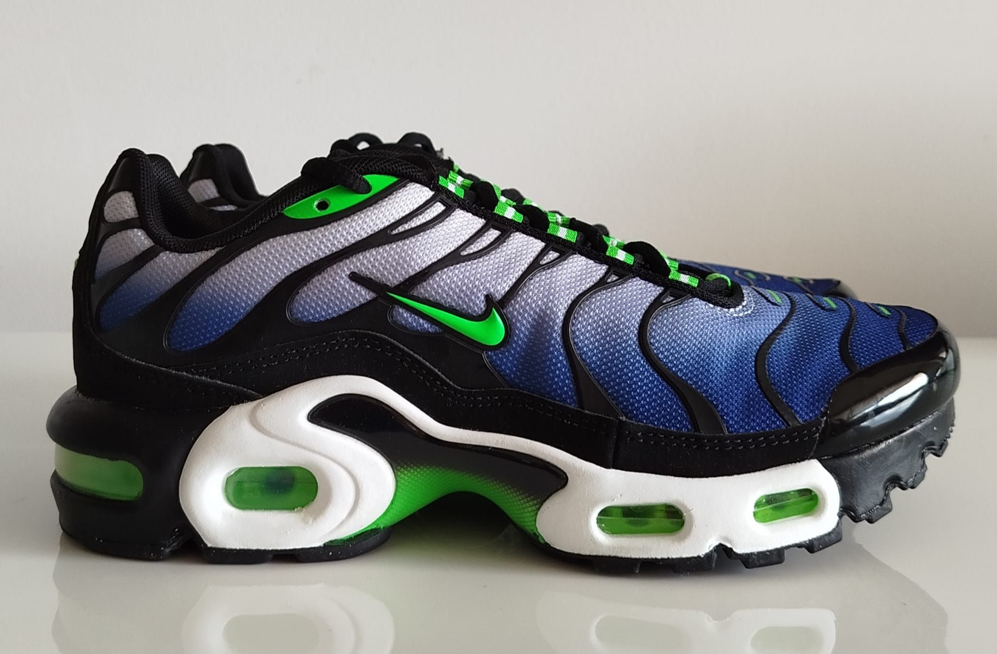 Nike Nike Air Max Plus (GS) CD0609-021 Size US 6.5 / IT 36.5 - 1 Thumbnail