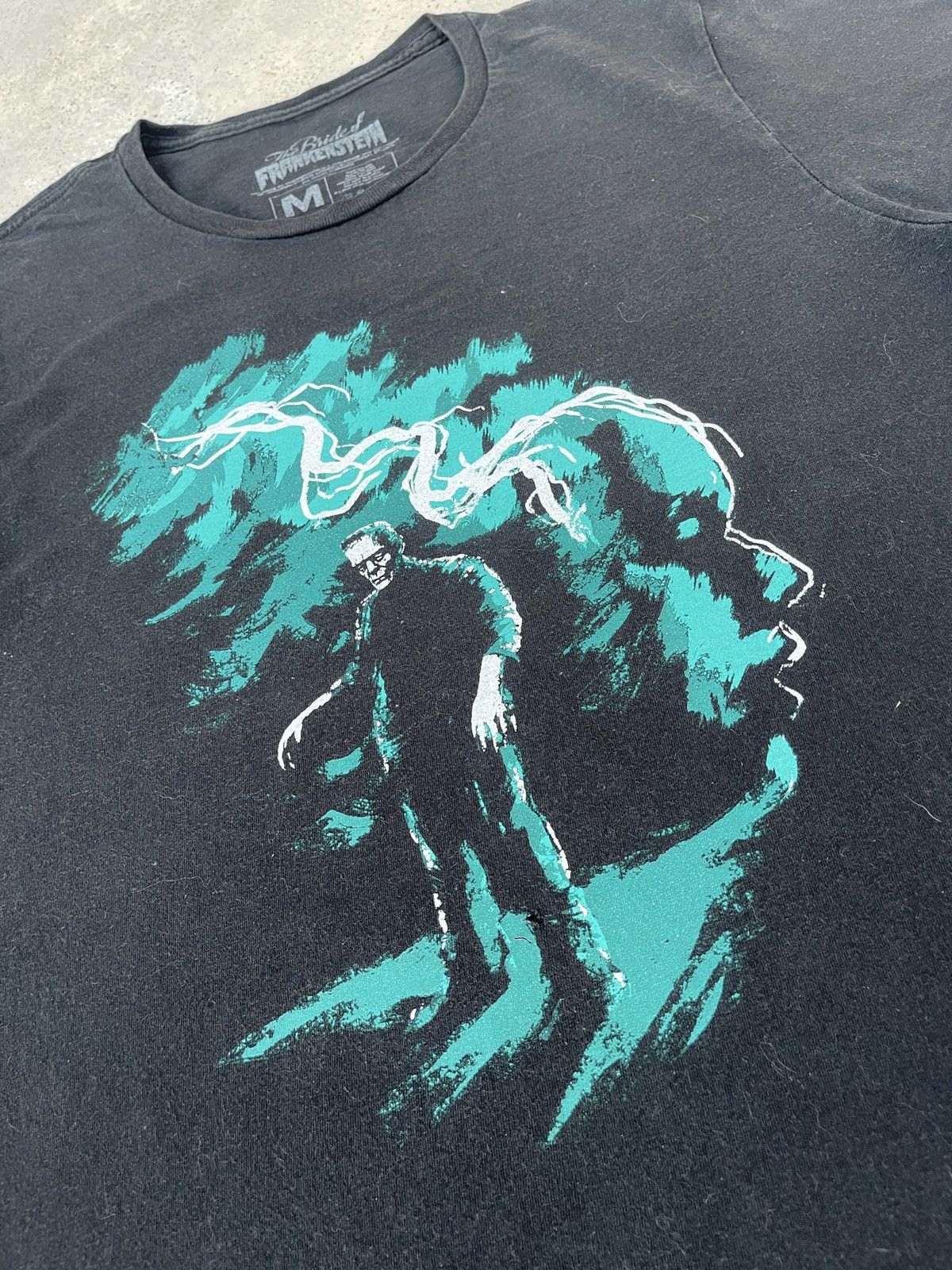 Universal Studios The Bride Of Frankenstein Lightning Design Shirt Size US M / EU 48-50 / 2 - 5 Thumbnail