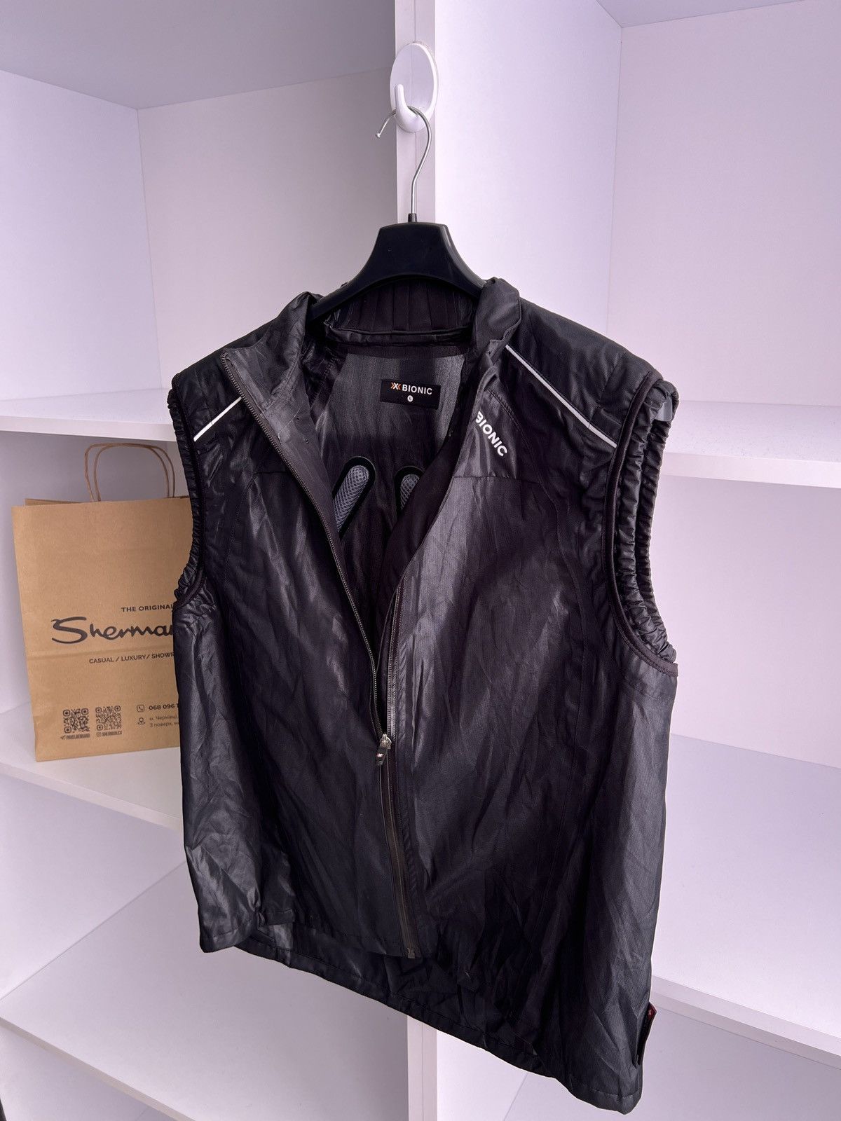 Vintage Vintage X Bionic Travel 3D EVO Black Vest Size US L / EU 52-54 / 3 - 10 Thumbnail