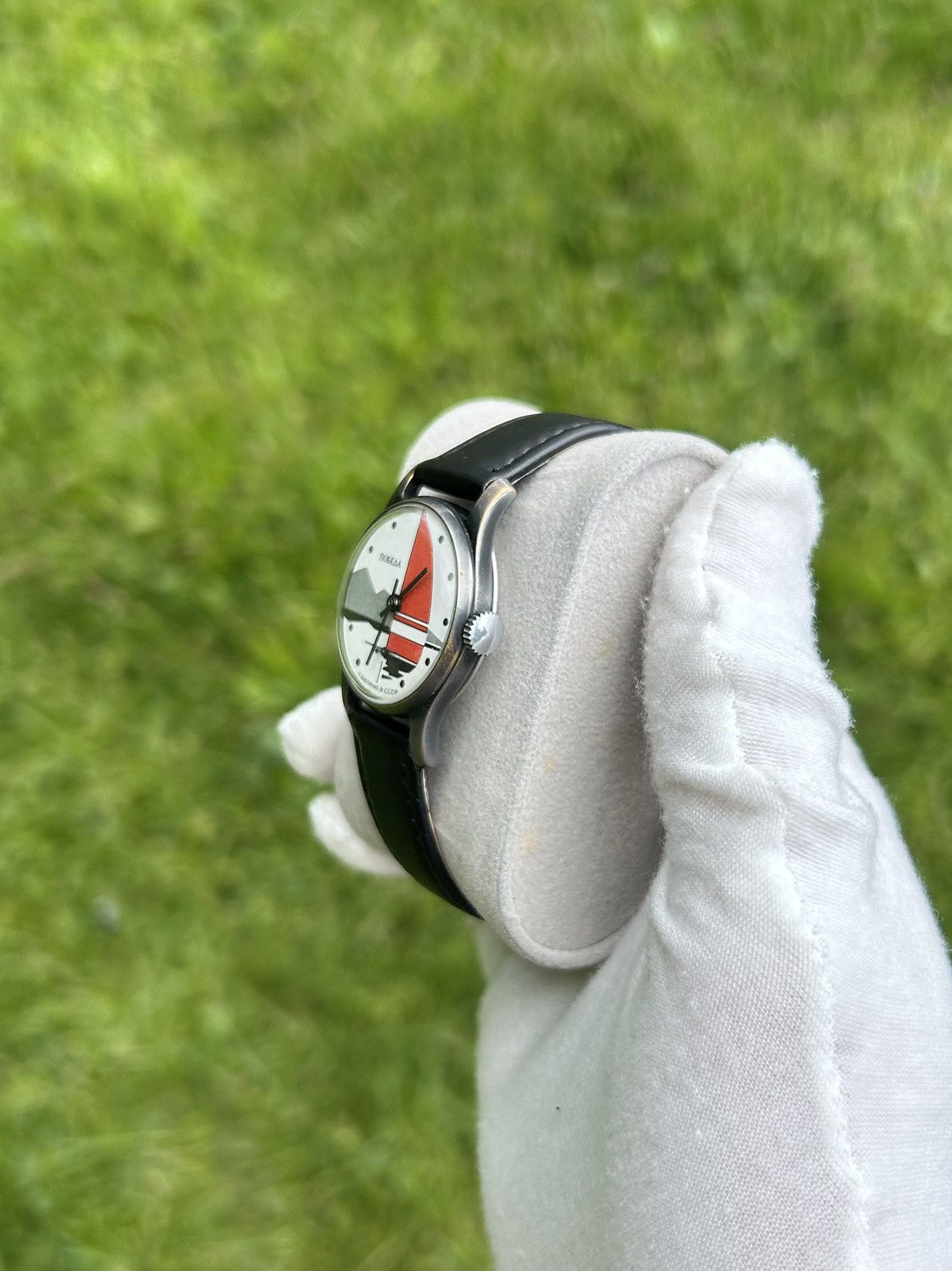 Vintage Vintage Watch Pobeda Soviet USSR Mechanical Wristwatch 1980s Size ONE SIZE - 16 Thumbnail