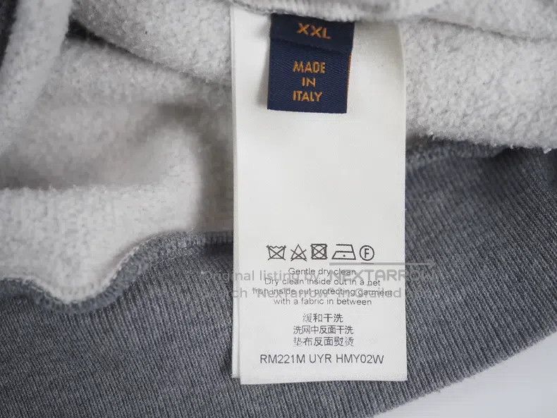 Louis Vuitton Louis Vuitton Gray Heart Logo Sweatshirt Size US XXL / EU 58 / 5 - 7 Thumbnail
