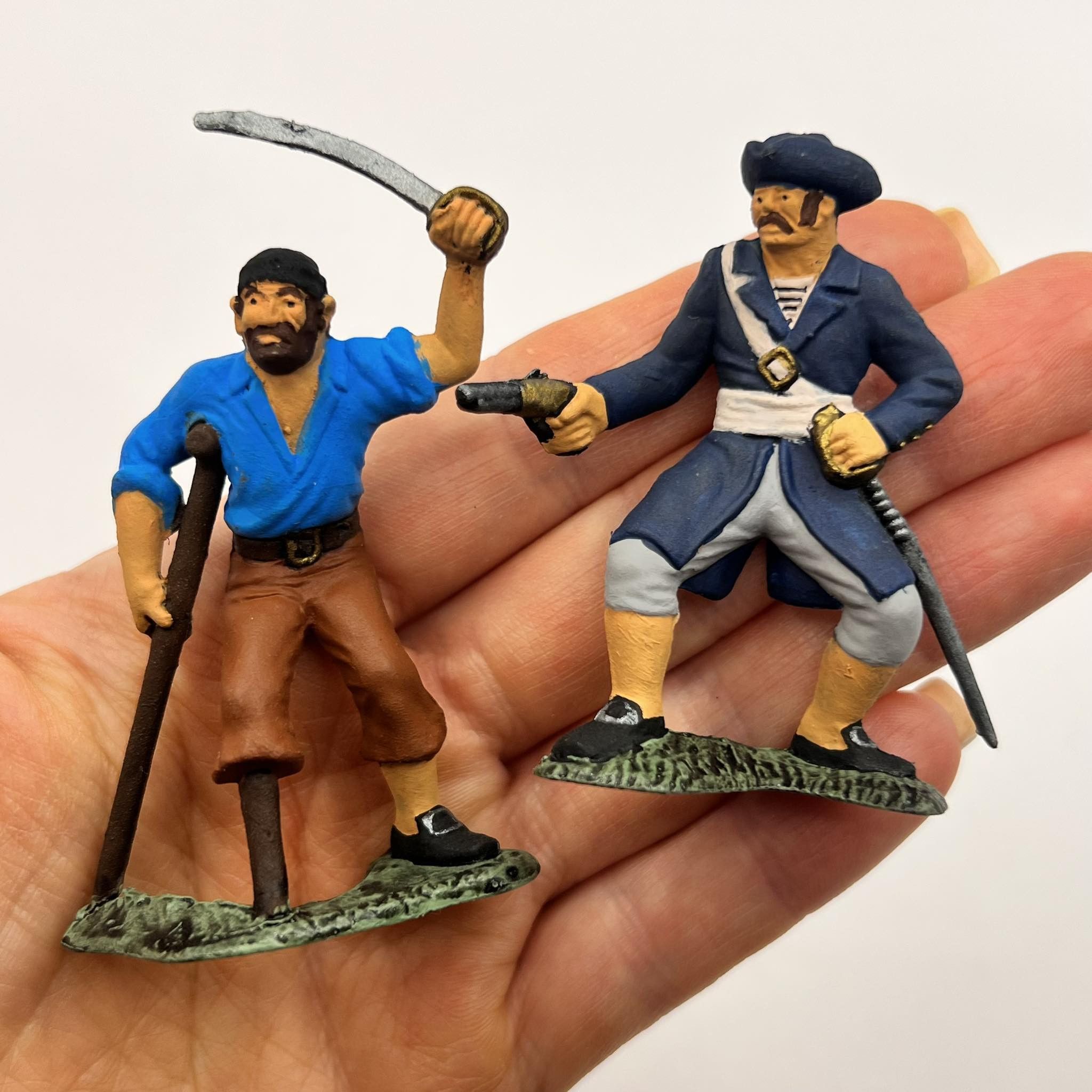 Vintage Vintage Soviet Plastic Character Toy Set 8 Soldiers Pirates Size ONE SIZE - 4 Thumbnail