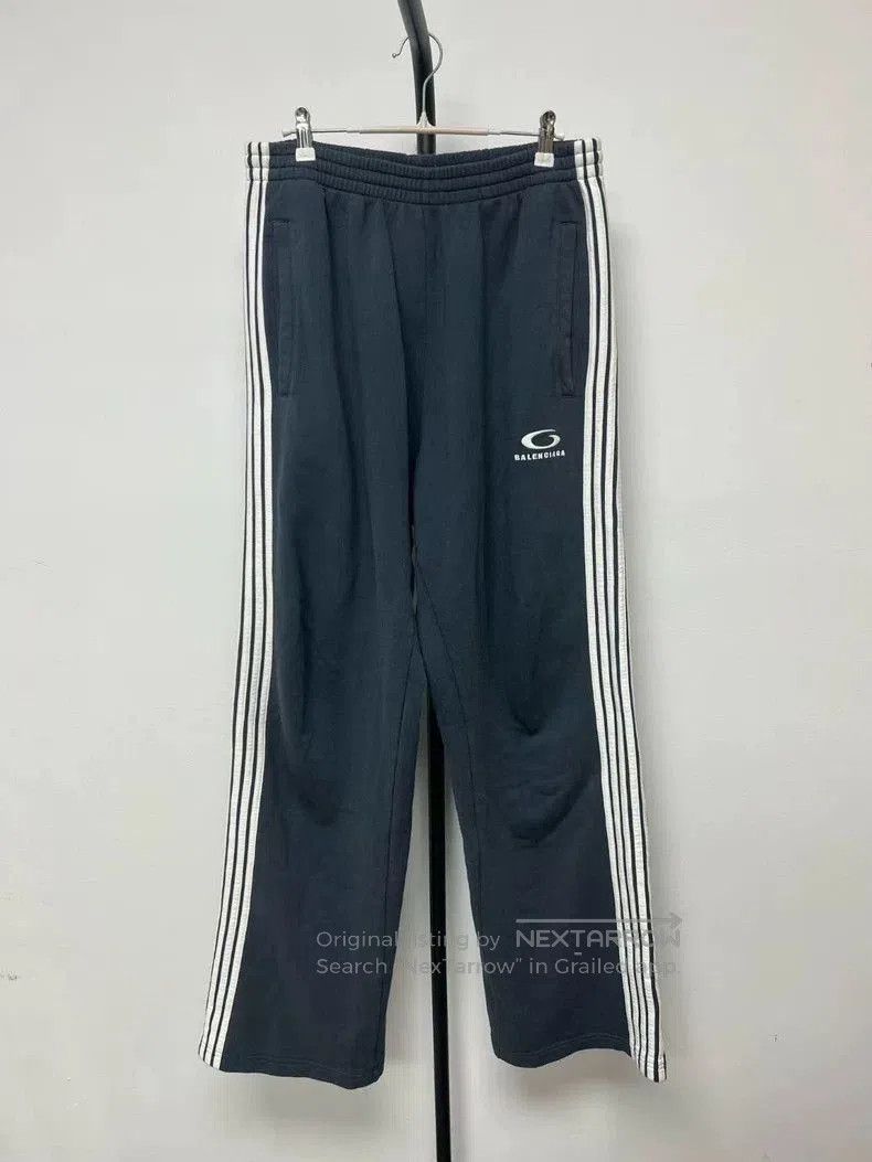 Balenciaga Balenciaga 25 Show Gray Striped Sweatpants . Size US 31 - 1 Thumbnail