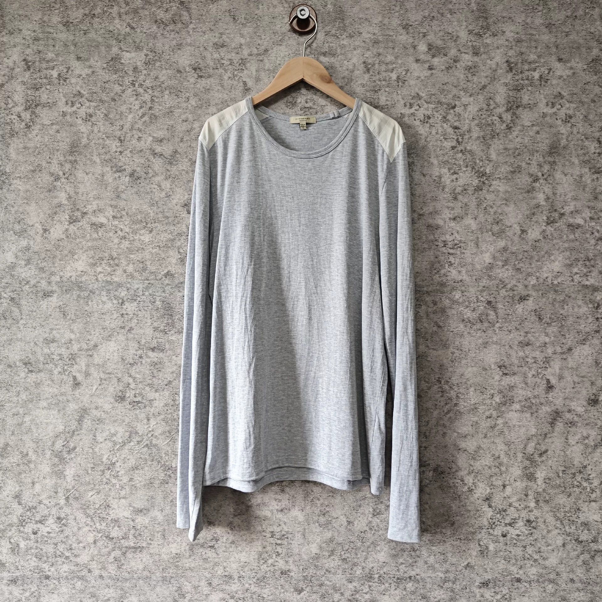 Burberry Burberry T-Shirt M Women Size M / US 6-8 / IT 42-44 - 1 Thumbnail