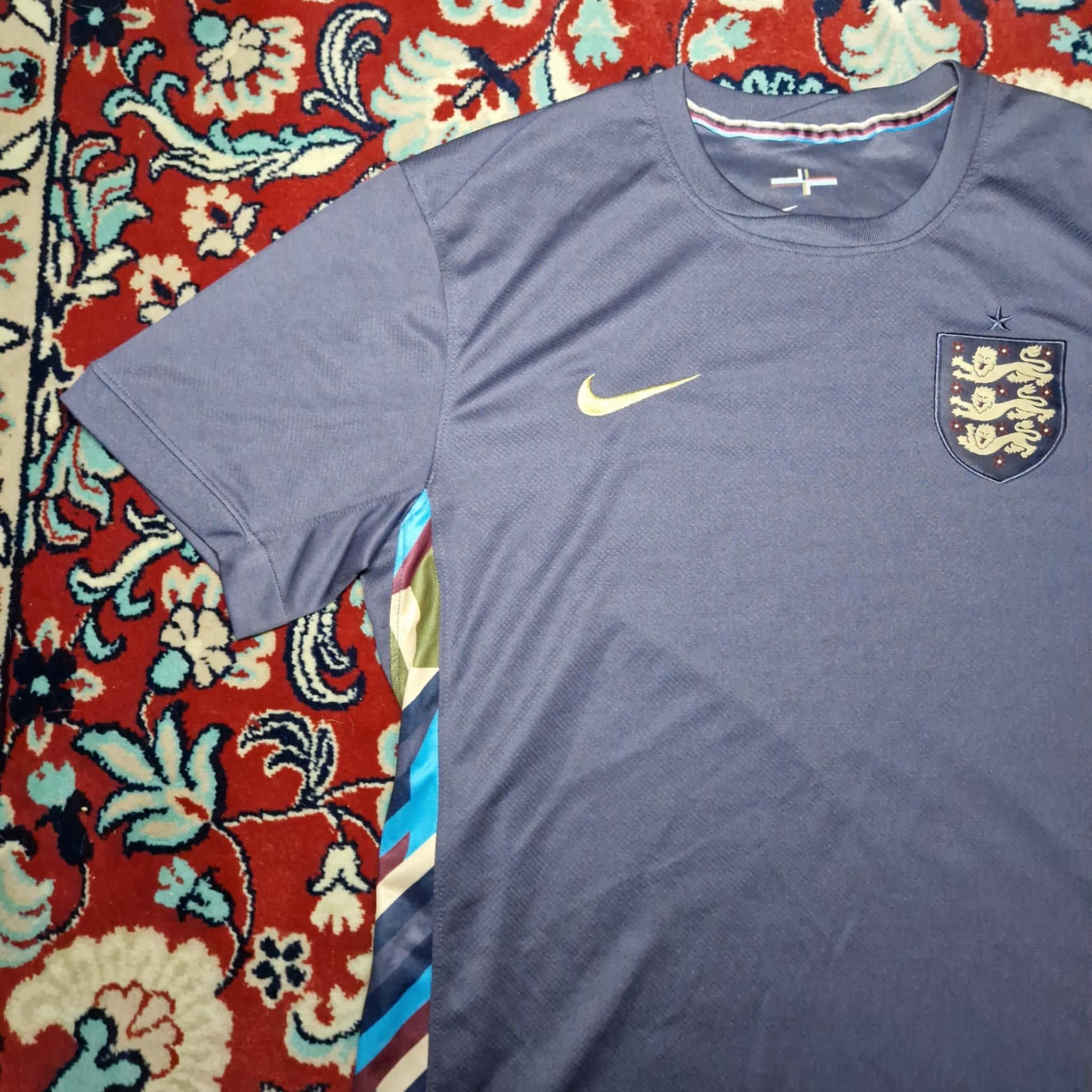 Nike Nike England Football Jersey - Purple with Gold Accents Size US L / EU 52-54 / 3 - 6 Thumbnail