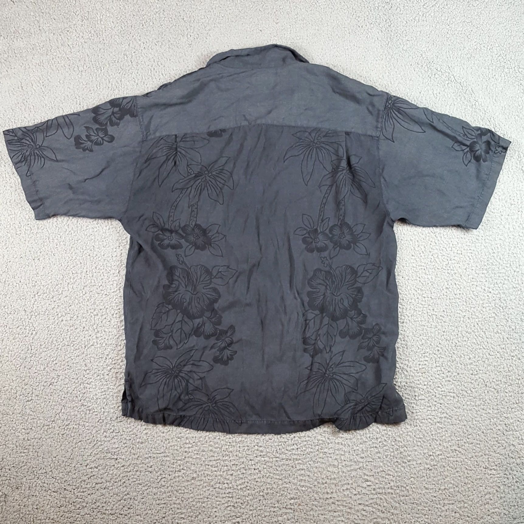 Tommy Bahama VINTAGE Tommy Bahama Floral Camp Shirt L Gray Button-Up Loop Collar Hawaiian Mens Size US L / EU 52-54 / 3 - 7 Thumbnail