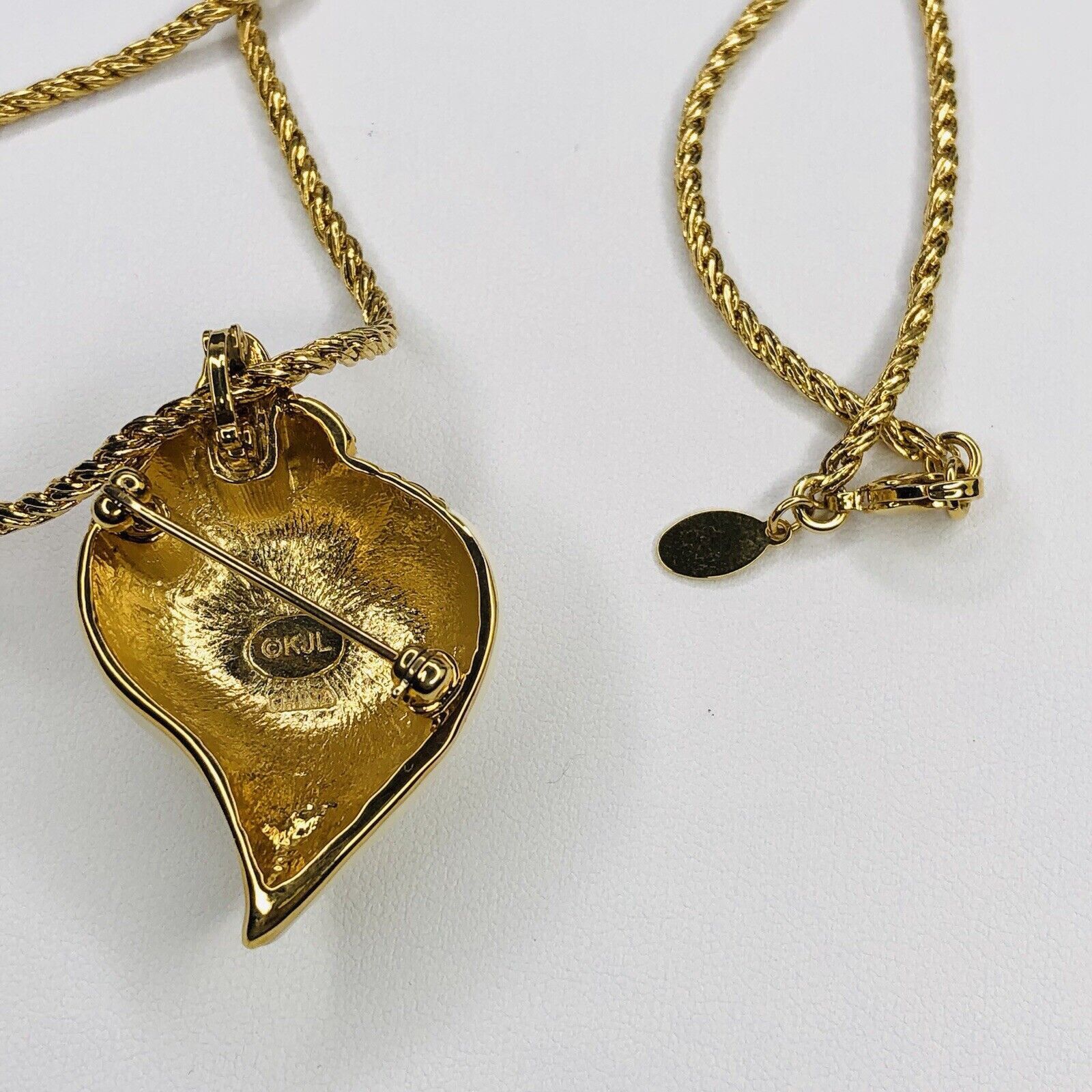 Kenneth Jay Lane KJL Rhinestone Shell Pendant Brooch Twisted Rope Chain 20" Size ONE SIZE - 4 Thumbnail