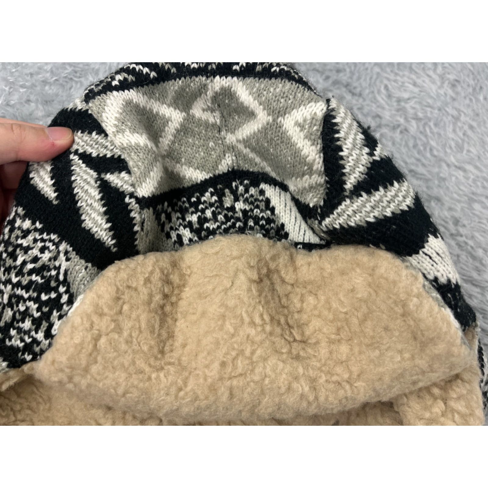Vintage Deena & Ozzy Beanie Toque Womens One Size Black Geometric Acrylic Ear Flap Knit Hat Women Size ONE SIZE - 2 Thumbnail