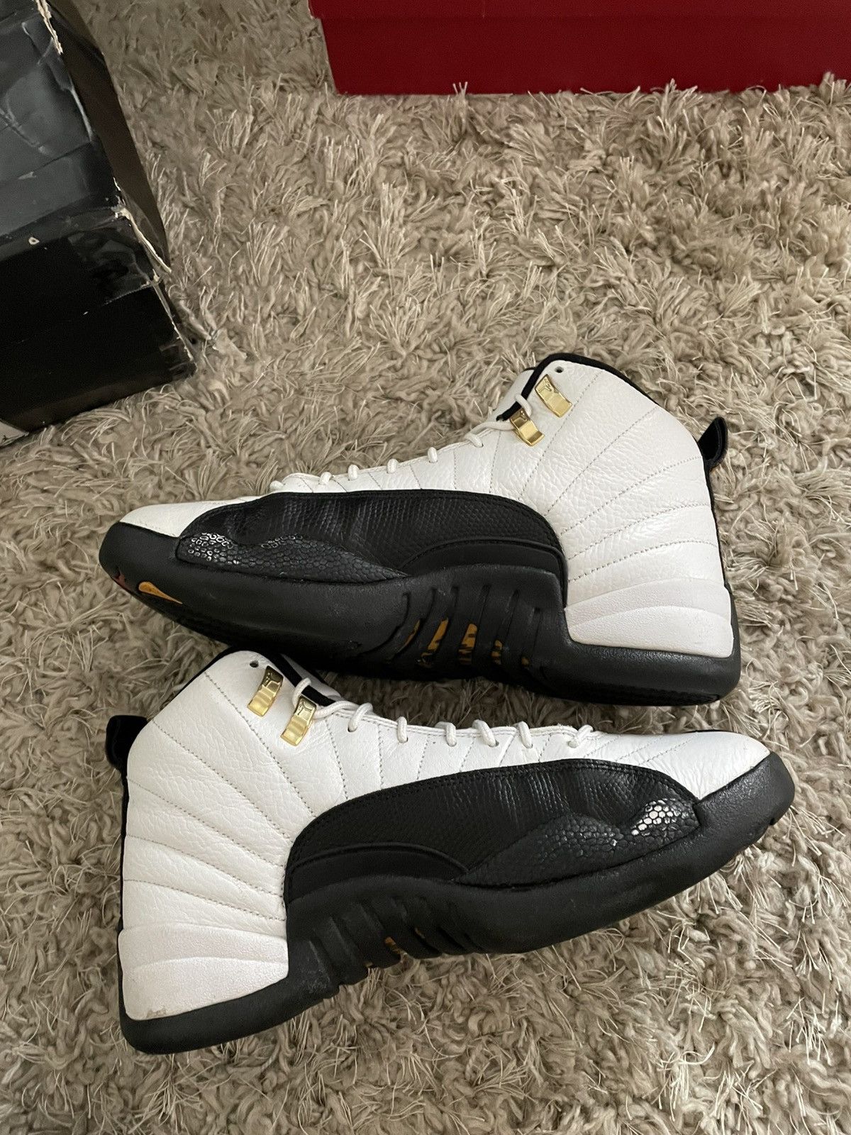Jordan Brand Jordan 12 Taxi 2013 Size US 8.5 / EU 41-42 - 3 Thumbnail