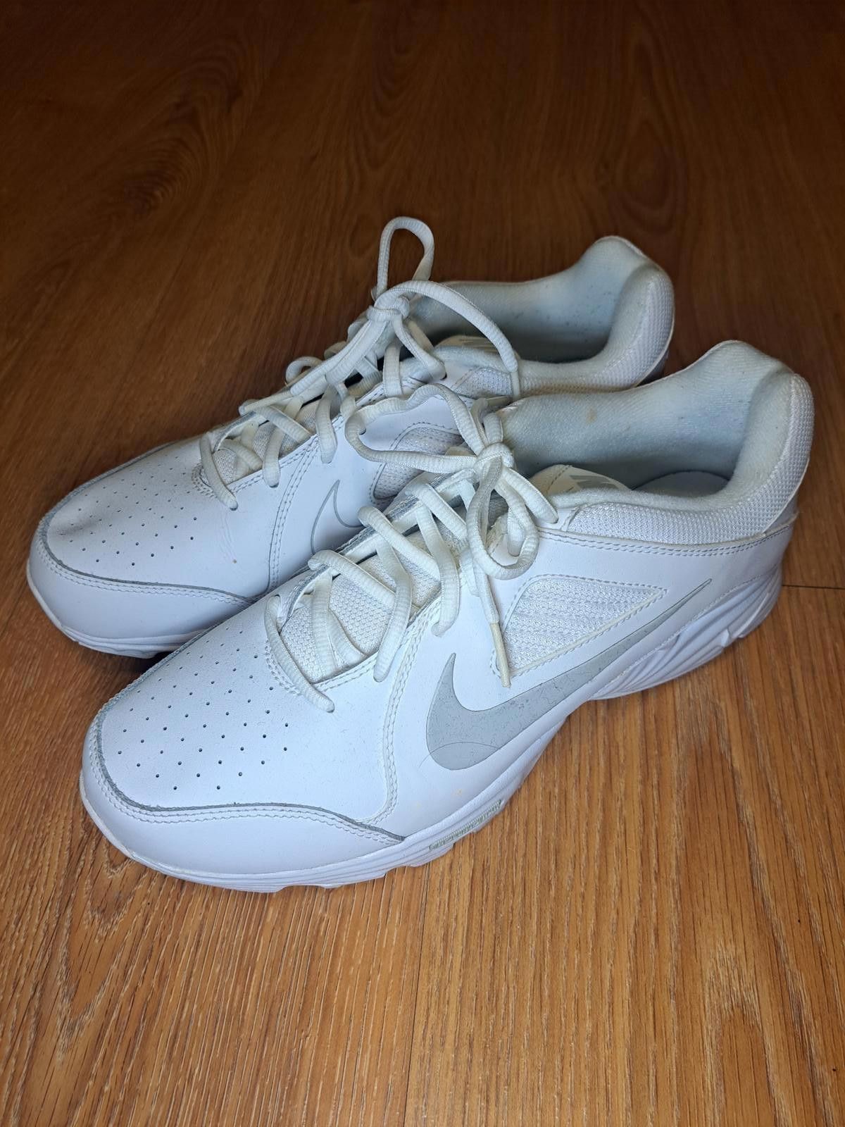 Nike Nike View 3 Mens Shoes 8.5 White Athletic Size US 8.5 / EU 41-42 - 3 Thumbnail