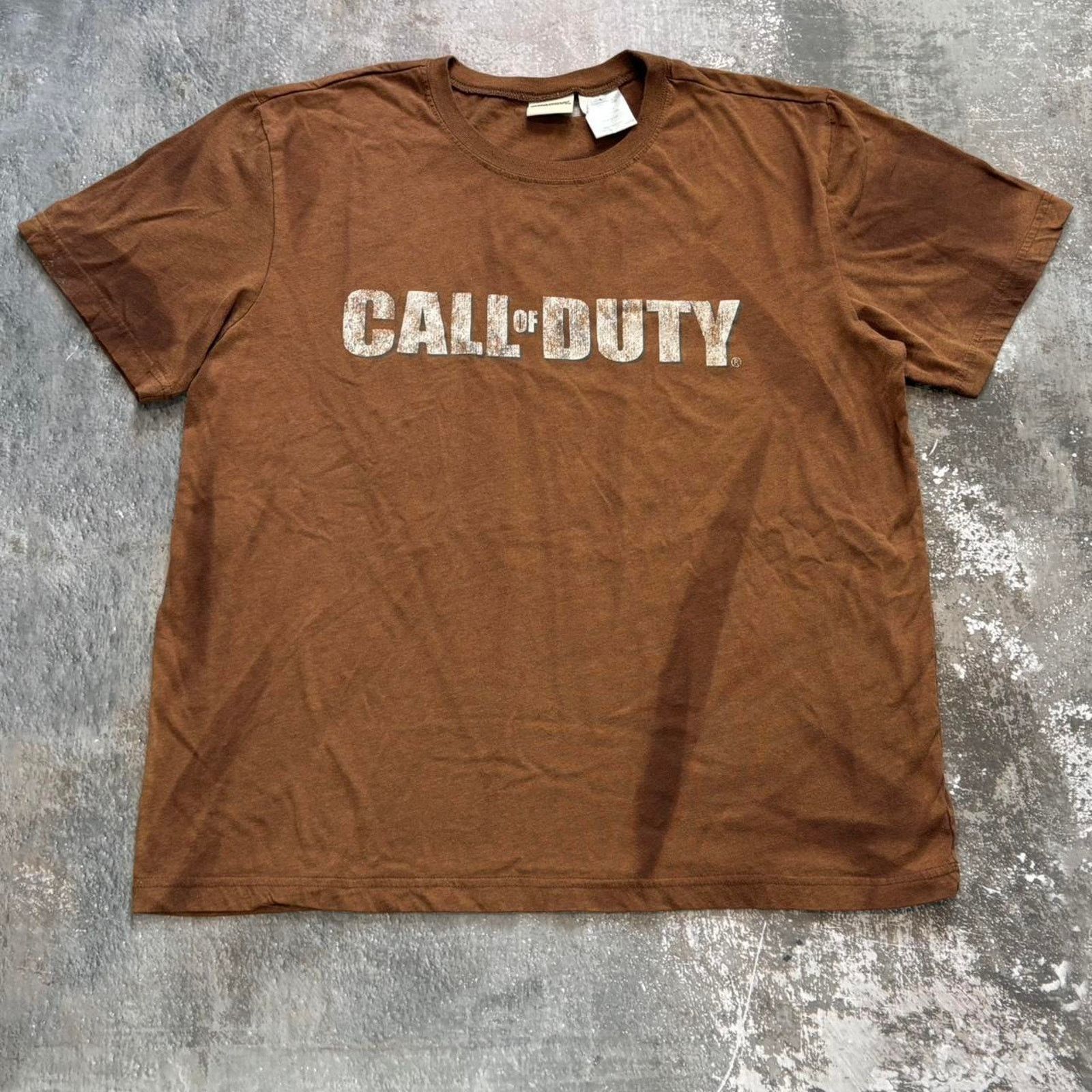 Vintage Vintage Brown & White Thrashed Sunfaded Call Of Duty T Shirt Size US M / EU 48-50 / 2 - 2 Thumbnail