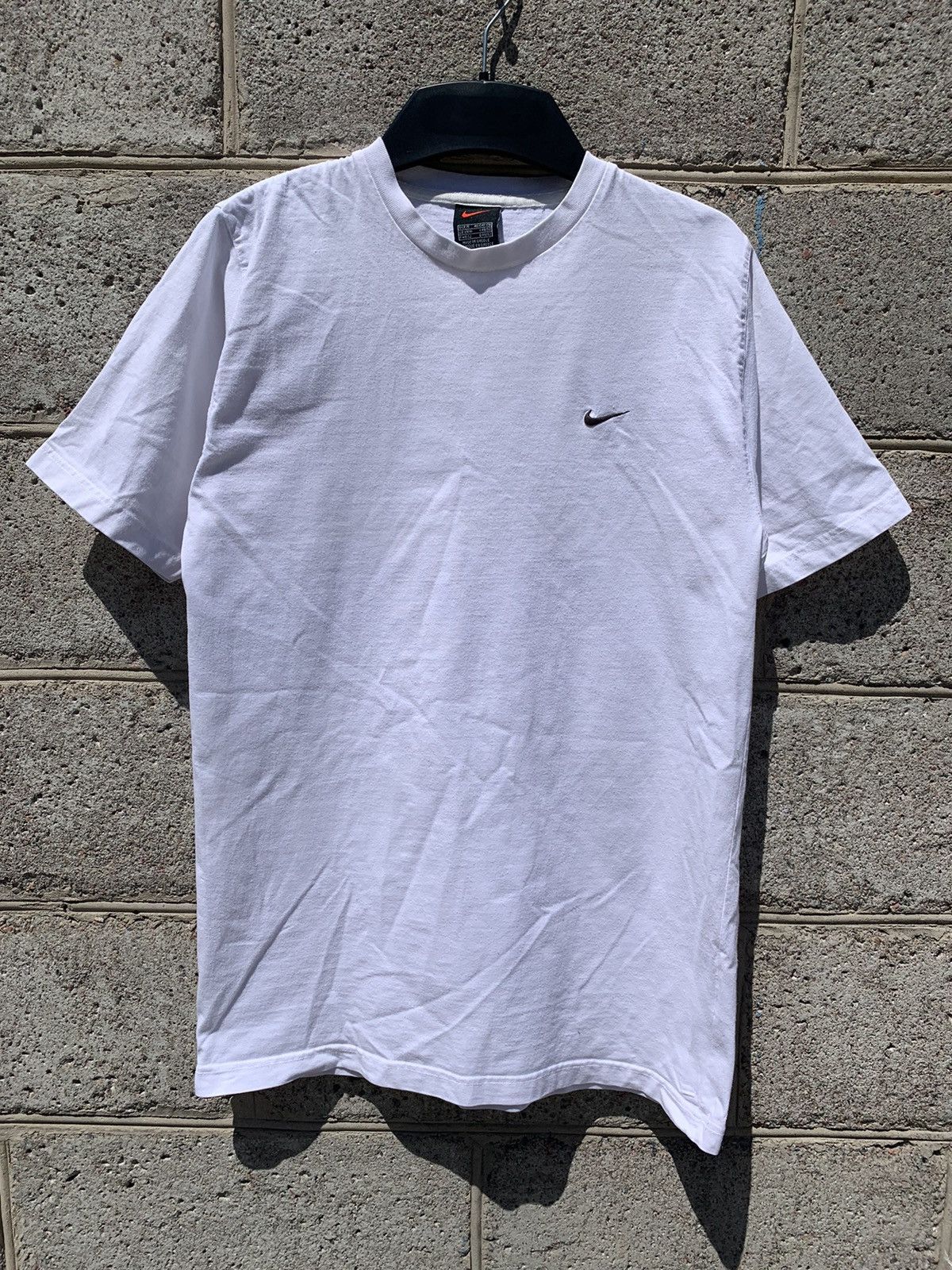 Nike × Vintage Nike vintage mini logo t shirt Size US M / EU 48-50 / 2 - 2 Thumbnail