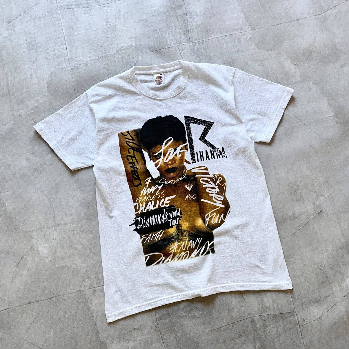 Hysteric Glamour Rihanna Diamond World Tour 2013 Big Logo T-Shirt Tee Y2K Size US L / EU 52-54 / 3 - 1 Thumbnail