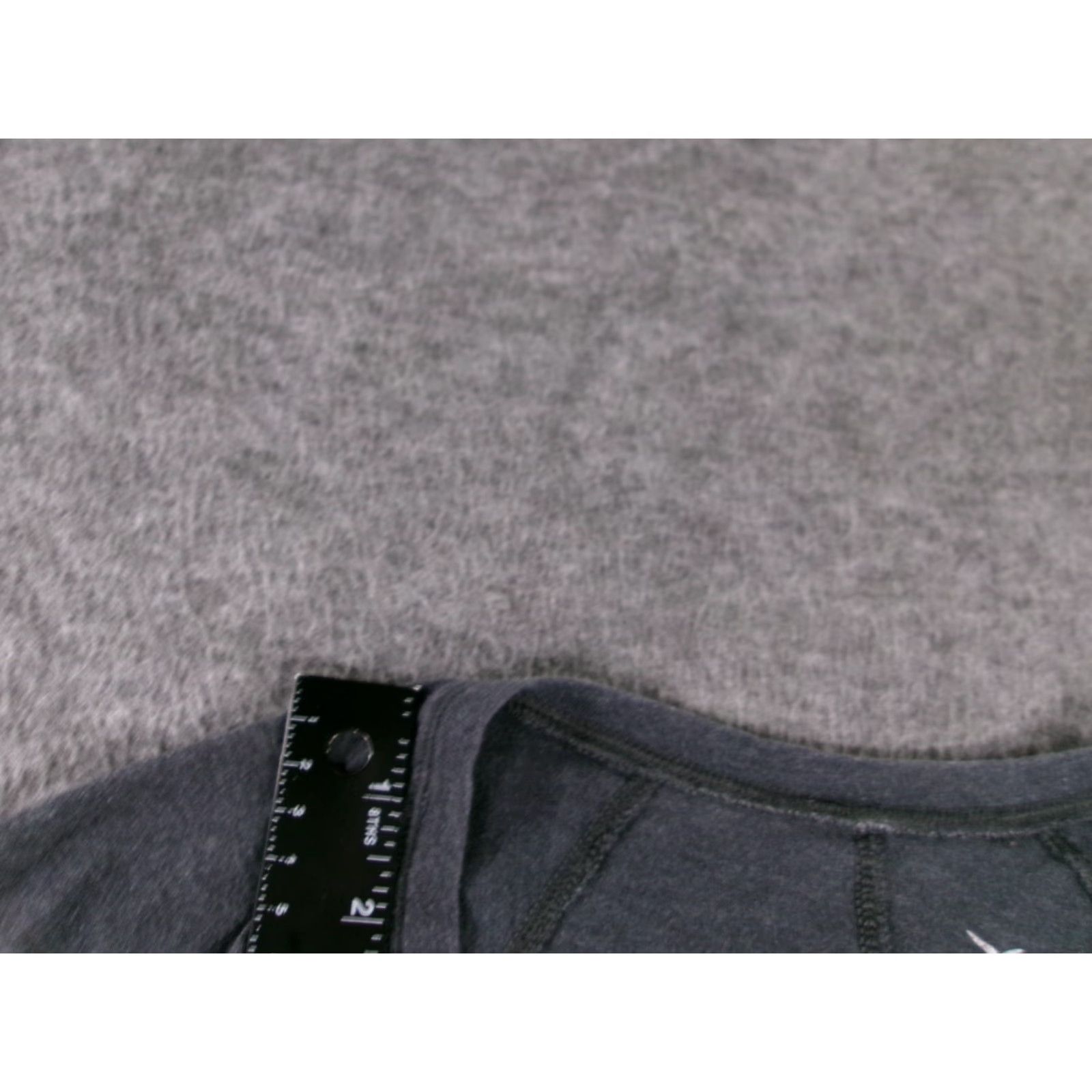 Old Navy Old Navy V-Neck T-Shirt Women Large Gray Casual Active Basic Lightweight Size L / US 10 / IT 46 - 5 Thumbnail