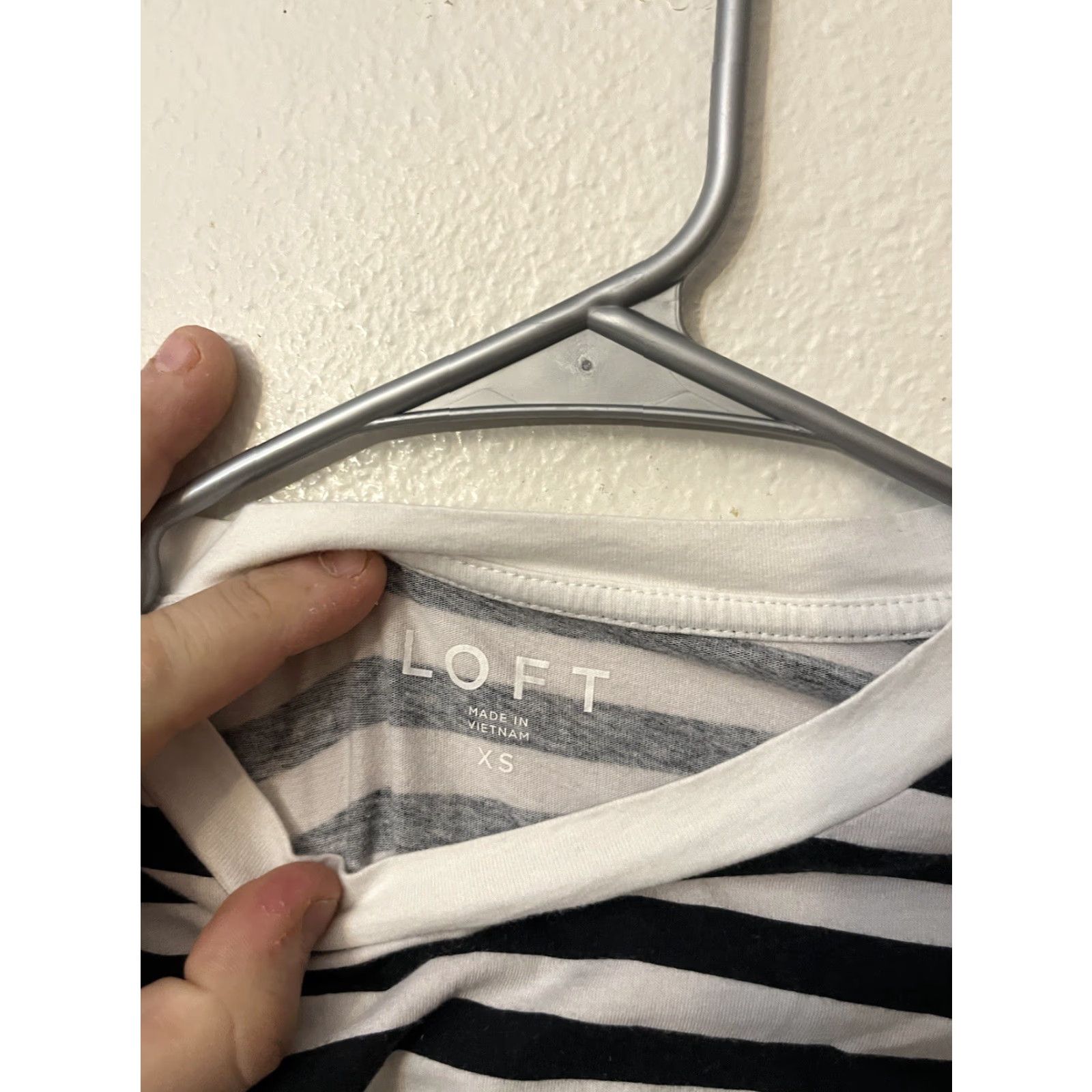 Loft Loft Black White Striped Heart Graphic Long Sleeve Top Women's XS Size XS / US 0-2 / IT 36-38 - 3 Thumbnail