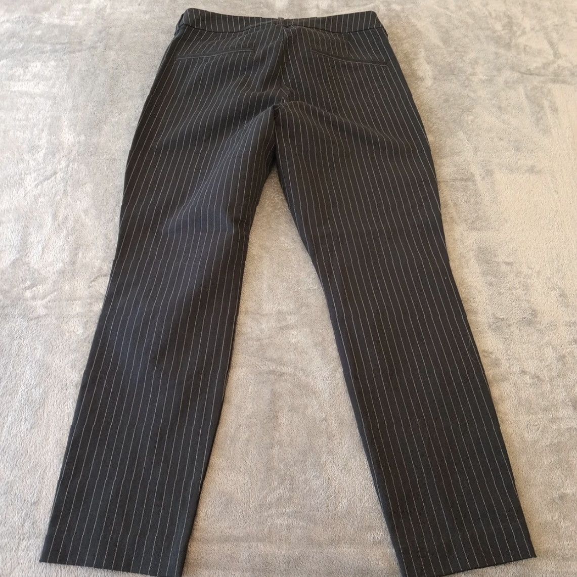 Old Navy Old Navy Pixie Pants Womens 12 Gray Striped Ankle Pockets 32x27 Mid Rise Size 34" / US 12 / IT 48 - 7 Thumbnail