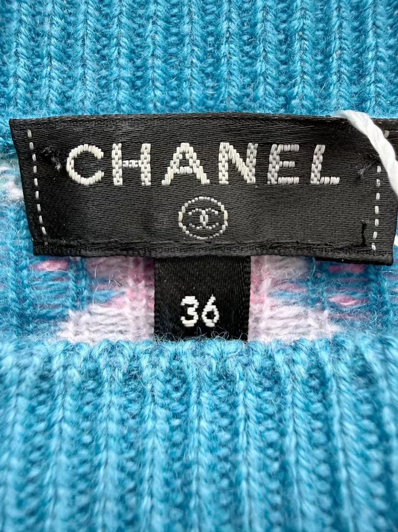 Chanel Chanel Show-style knitted off-the-shoulder sweater Size XS / US 0-2 / IT 36-38 - 4 Thumbnail