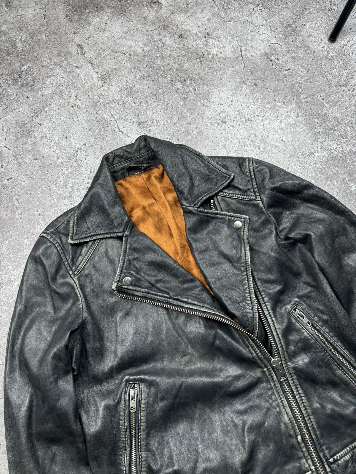 Japanese Brand VINTAGE 90S CROPPED BLACK LEATHER DISTRESSED BIKER JACKET Size US S / EU 44-46 / 1 - 2 Thumbnail