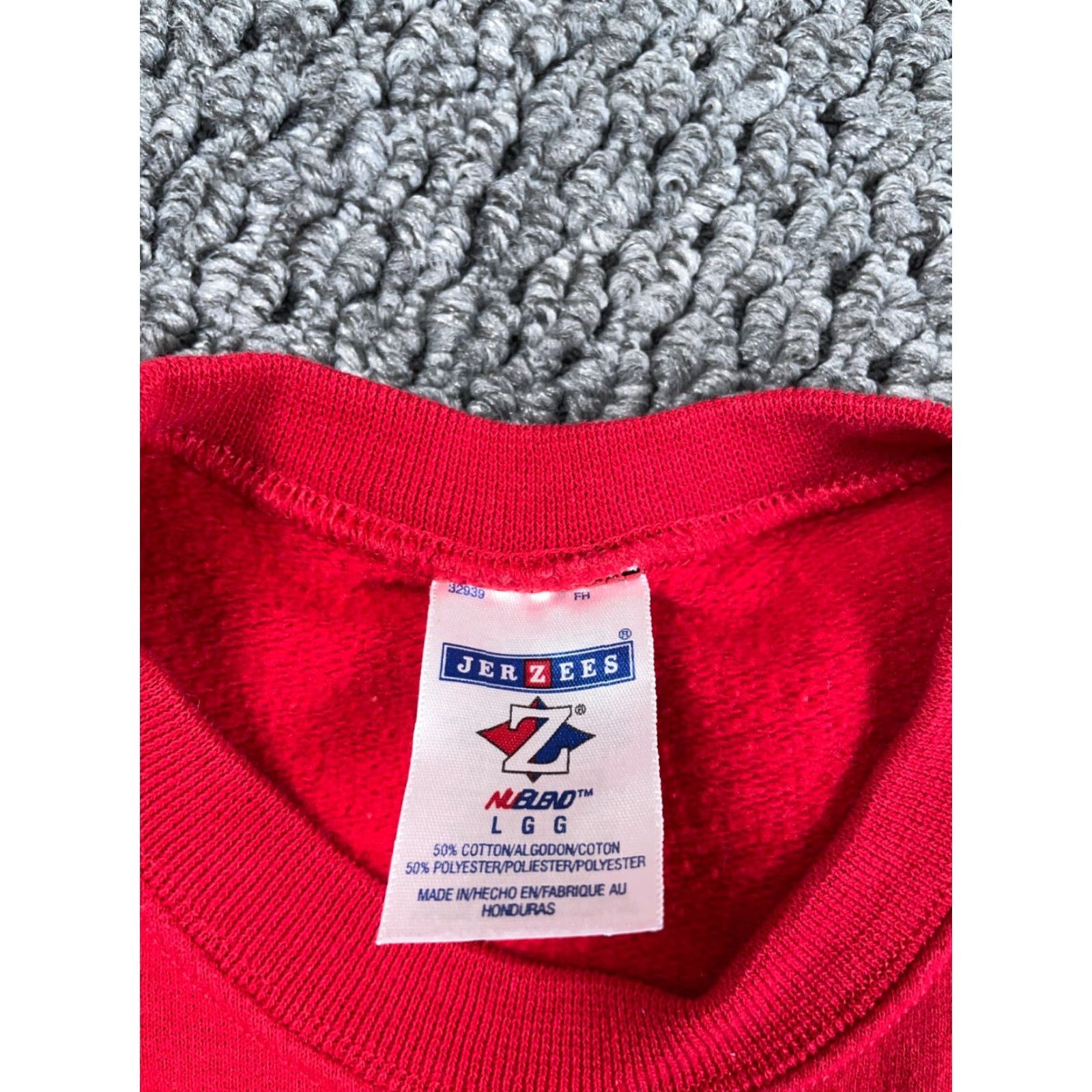 Jerzees VTG Jerzees Sweatshirt Crew Neck Red 50/50 Embroidered Bullfighting Graphic Print Adult Large Mens Retro 90s Size US L / EU 52-54 / 3 - 3 Thumbnail