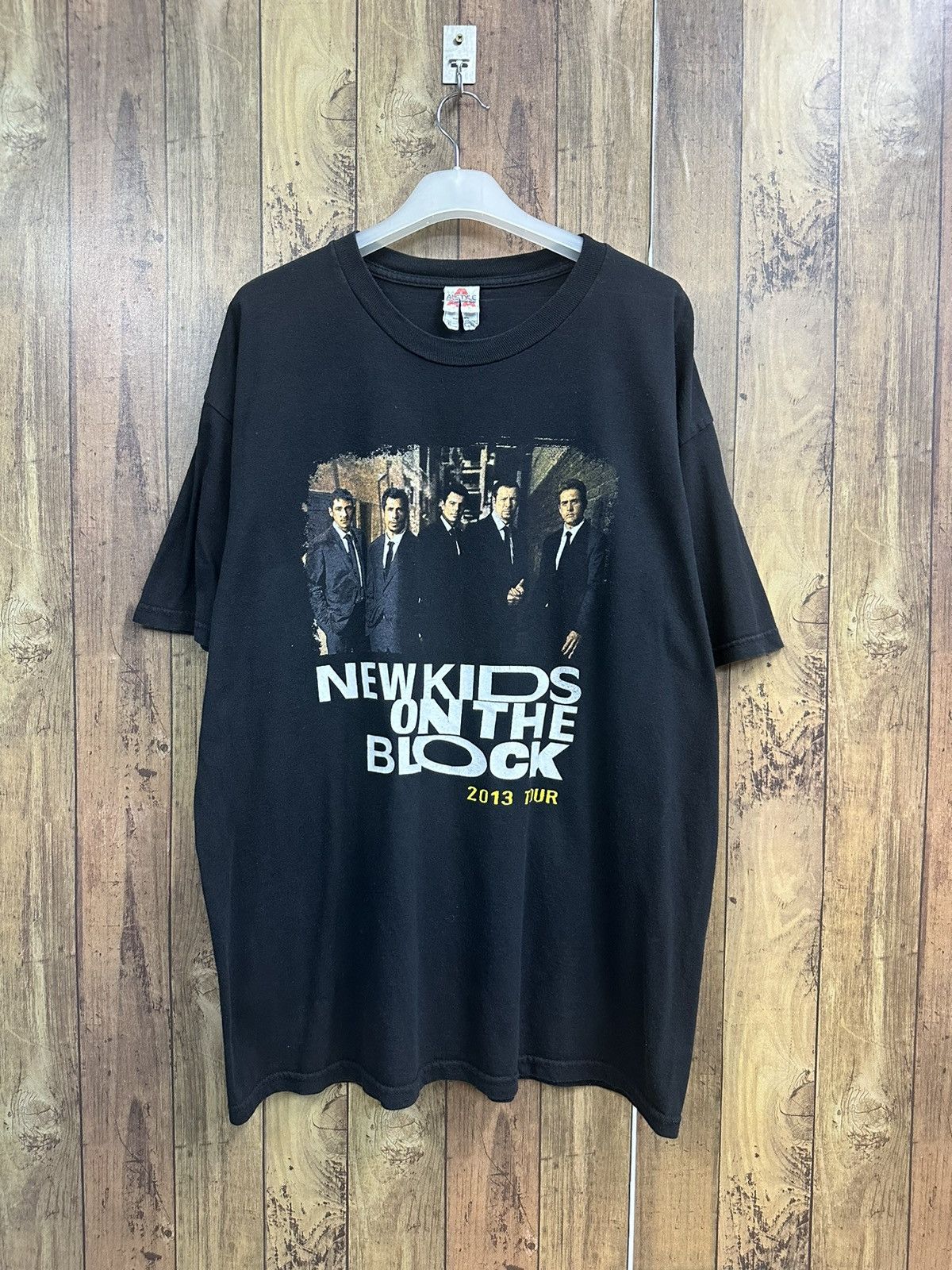 Band Tees New Kids On The Block 2013 American Tour Tshirt A557 Size US XL / EU 56 / 4 - 1 Thumbnail