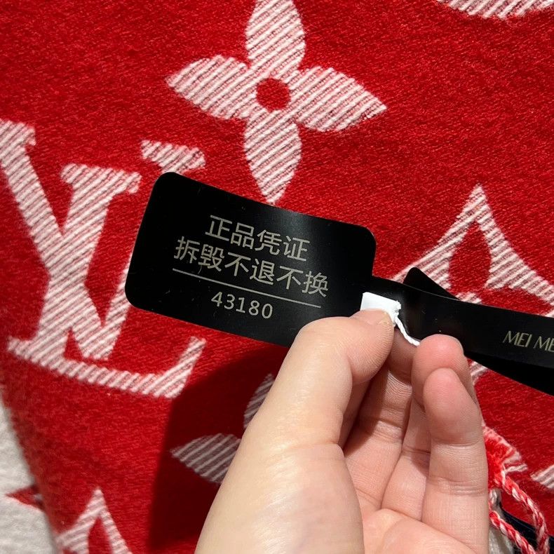 Louis Vuitton Louis Vuitton Red and white presbyopia full print wool sca Size ONE SIZE - 4 Thumbnail