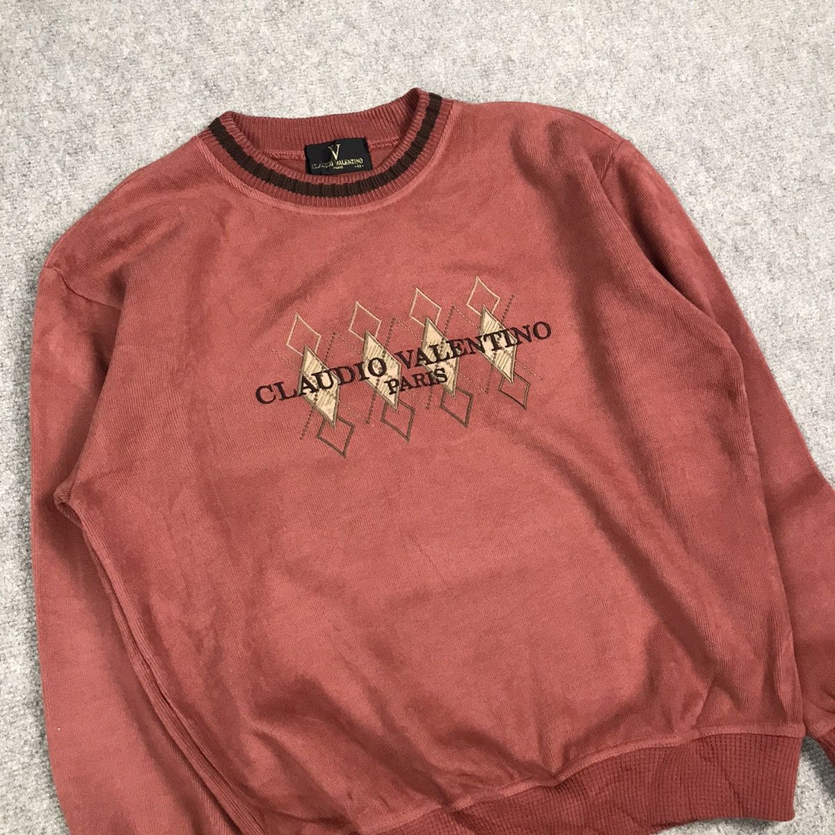 Japanese Brand CLAUDIO VELENTINO SWEATSHIRT SENTER LOGO Size US M / EU 48-50 / 2 - 3 Thumbnail
