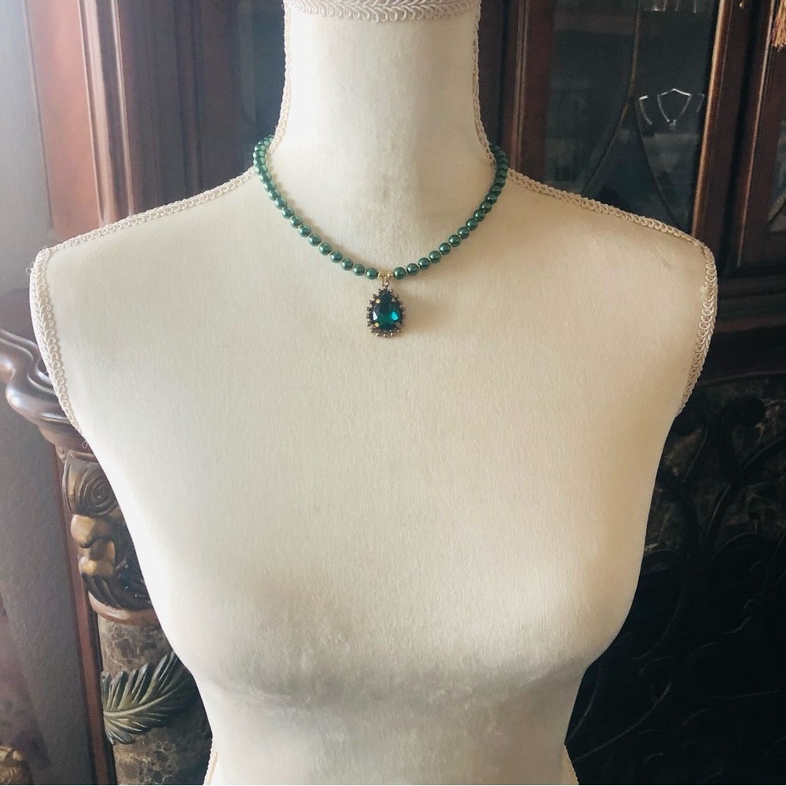 Handmade Handcrafted repurpose teardrop emerald stone Pearl necklace Size ONE SIZE - 6 Thumbnail