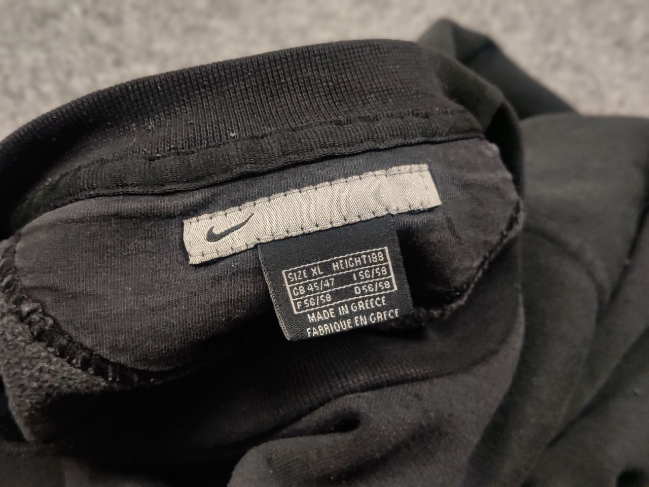 Nike Vintage 90's Nike Logo Black Faded Square Sweatshirts USA Size US XL / EU 56 / 4 - 16 Thumbnail