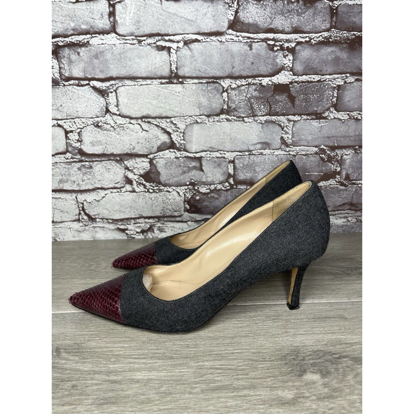 Manolo Blahnik Manolo Blahnik Grey Wool Fabric Burgundy Pointed Toe Heels W Size US 9 / IT 39 - 17 Thumbnail