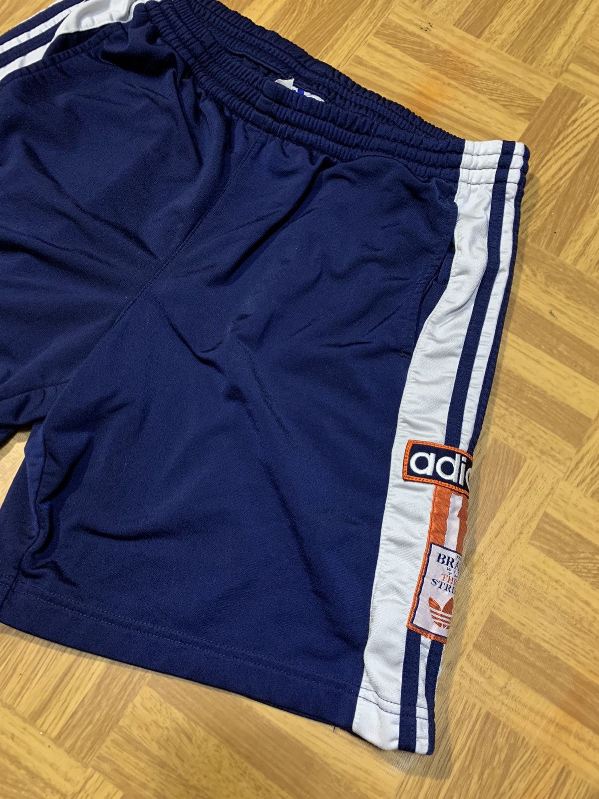 Adidas × Vintage Adidas Vintage Shorts Button Size M Navy Y2K Big Logo Size US 32 / EU 48 - 5 Thumbnail