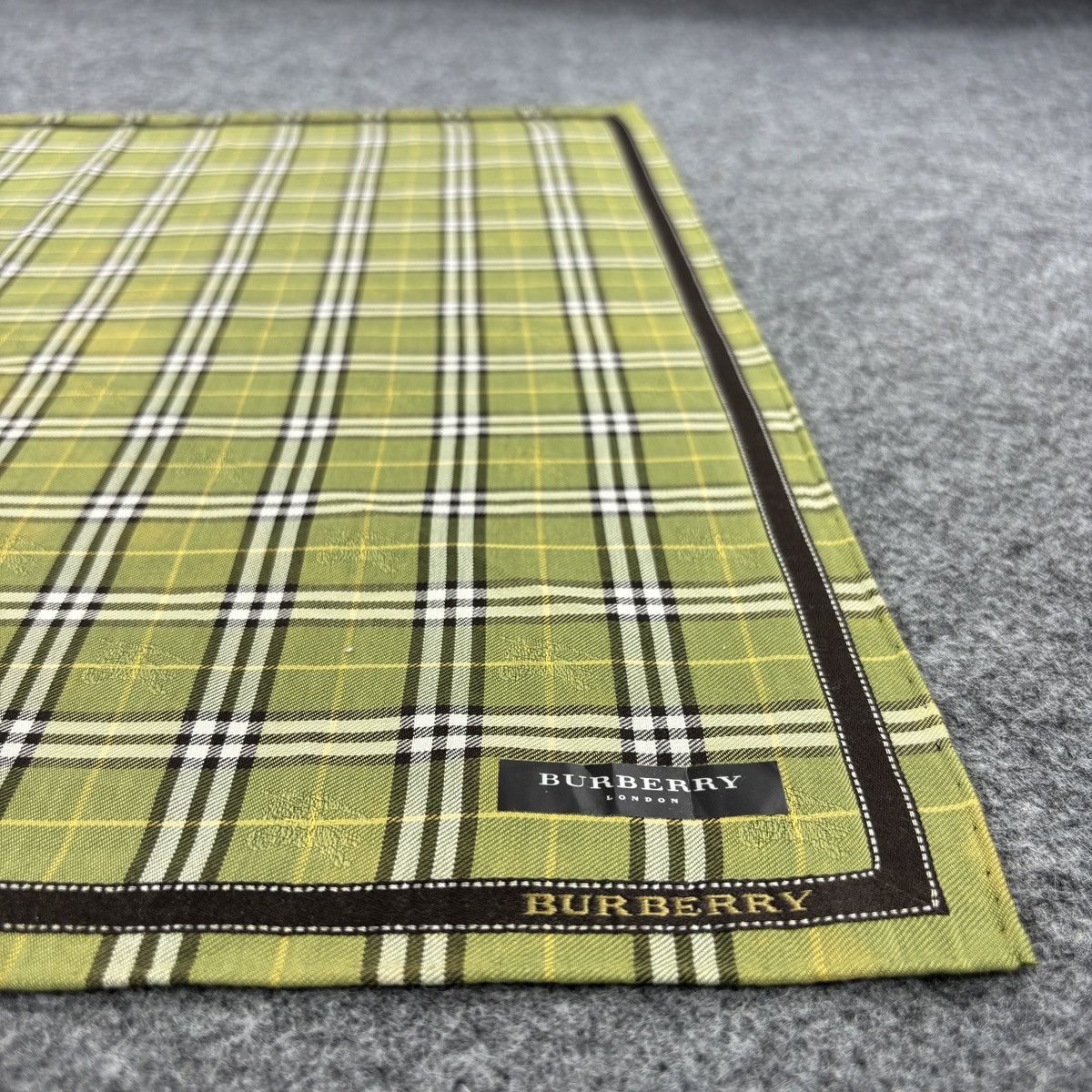 Burberry × Vintage Handkerchief # E019 # Bandana # Neckerchief Size ONE SIZE - 6 Thumbnail