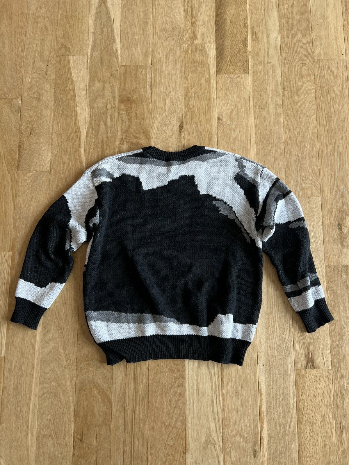 Other Black and grey patterned knit sweater Size US M / EU 48-50 / 2 - 3 Thumbnail