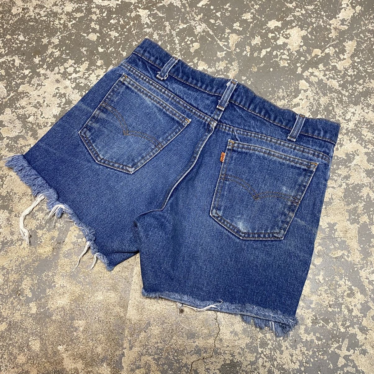 Levi's × Vintage Vintage Levi’s Blue Cut Off Denim Shorts Jorts Y2K 90s Size US 32 / EU 48 - 2 Thumbnail