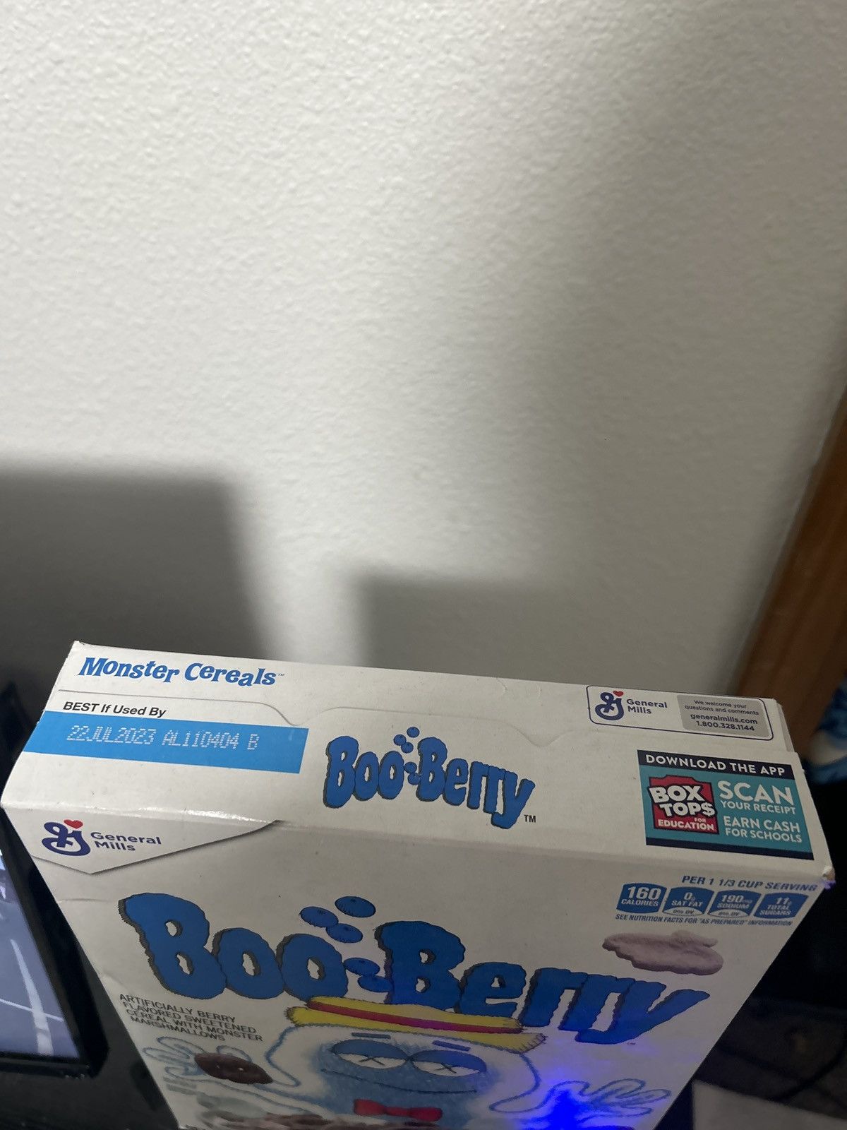 Kaws factory-sealed KAWS x Boo Berry cereal box Size ONE SIZE - 4 Thumbnail