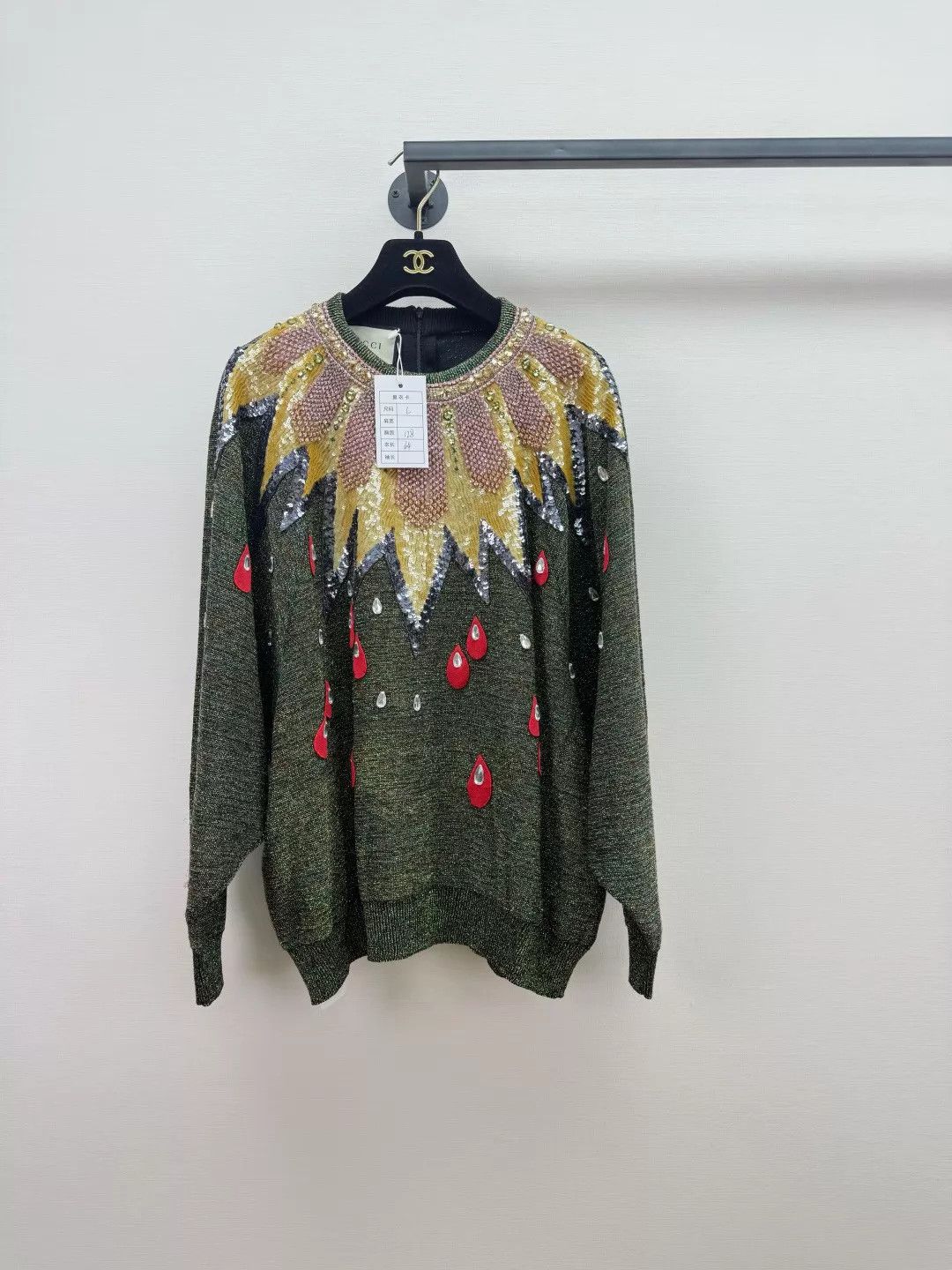 Gucci Gucci Sequin Sweater L Authentic Worn Once Size L / US 10 / IT 46 - 1 Thumbnail