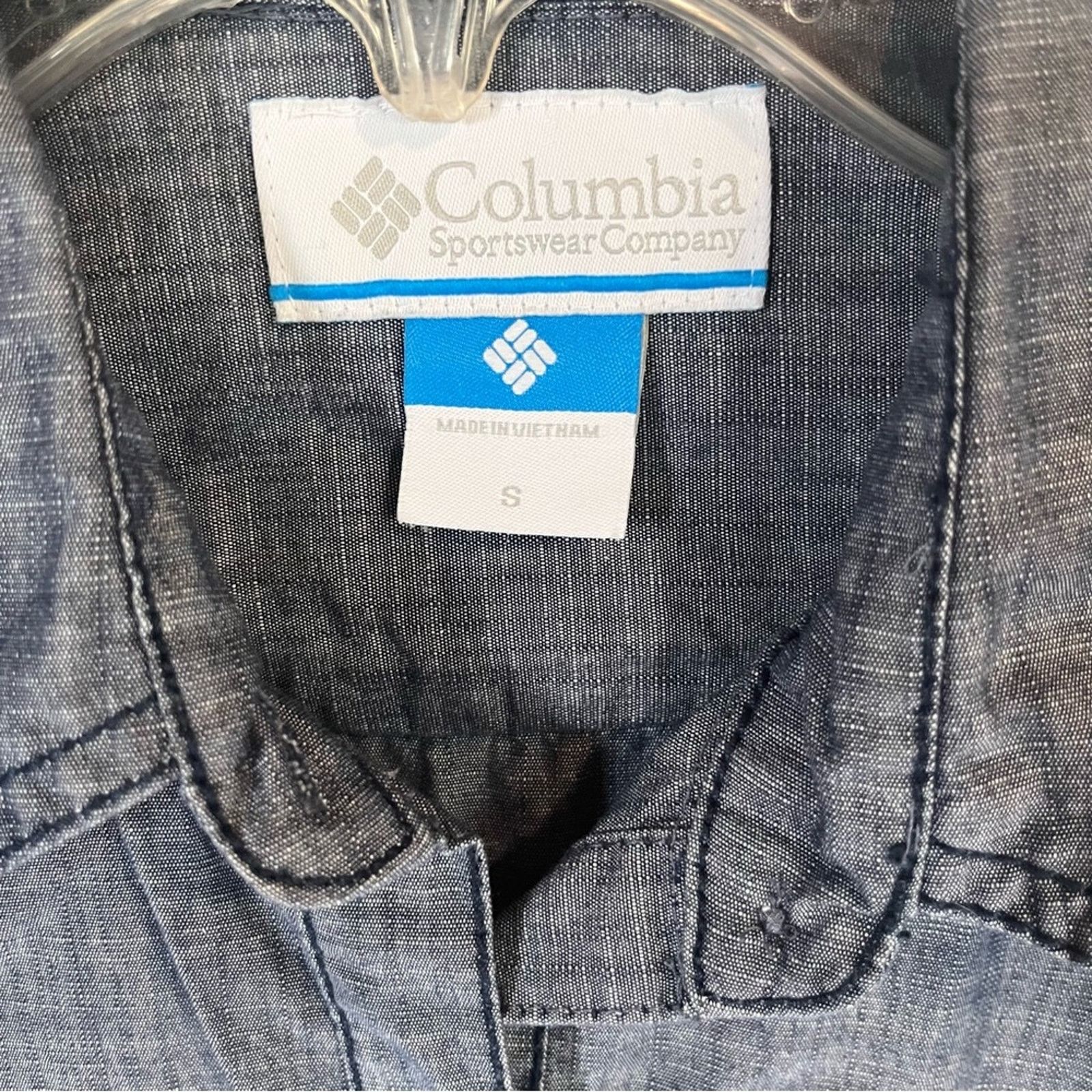 Columbia Columbia Shirt Chambray Outdoor Fish Camp Hiking Gorp Size S / US 4 / IT 40 - 2 Thumbnail