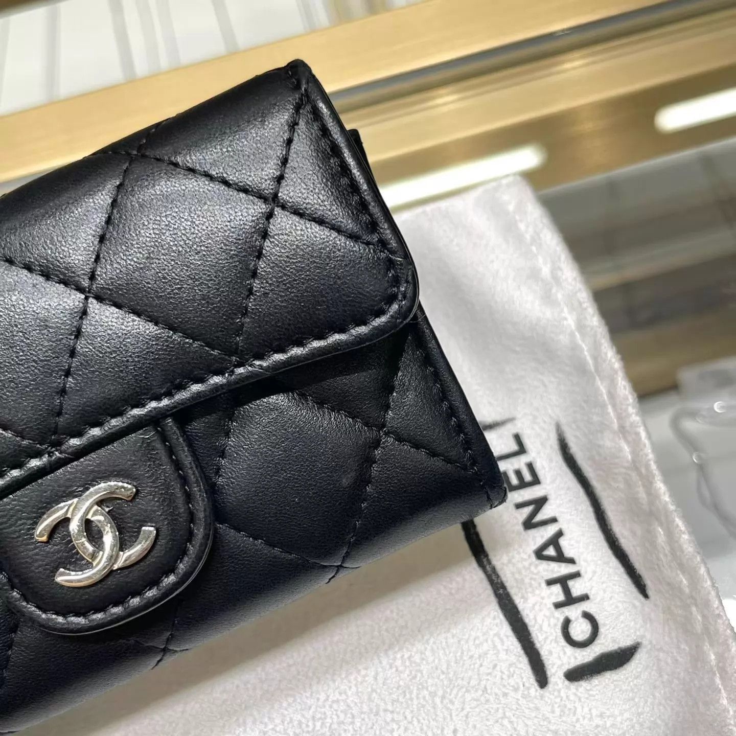 Chanel Chanel 25 Lambskin Card Holder Like New Size ONE SIZE - 3 Thumbnail