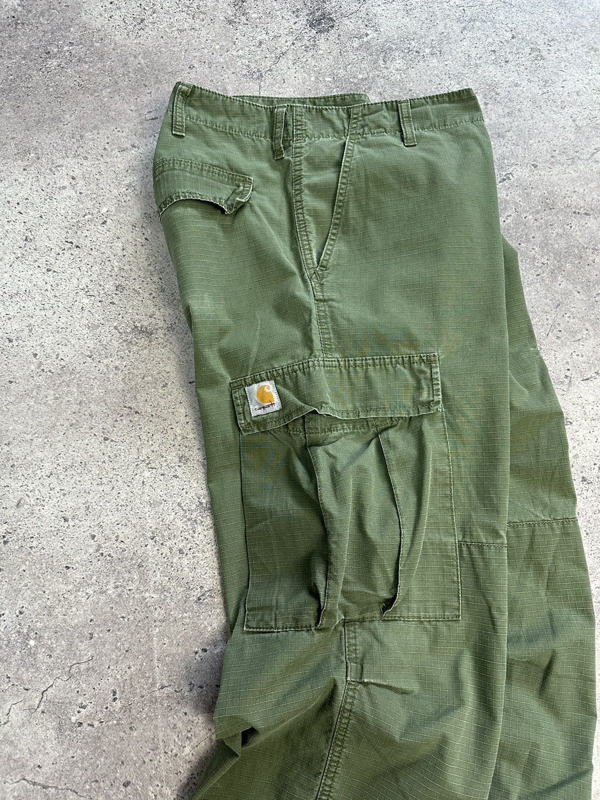 Carhartt × Vintage Vintage Carhartt Cargo Distressed Pants Faded Khaki Y2K Size US 34 / EU 50 - 2 Thumbnail