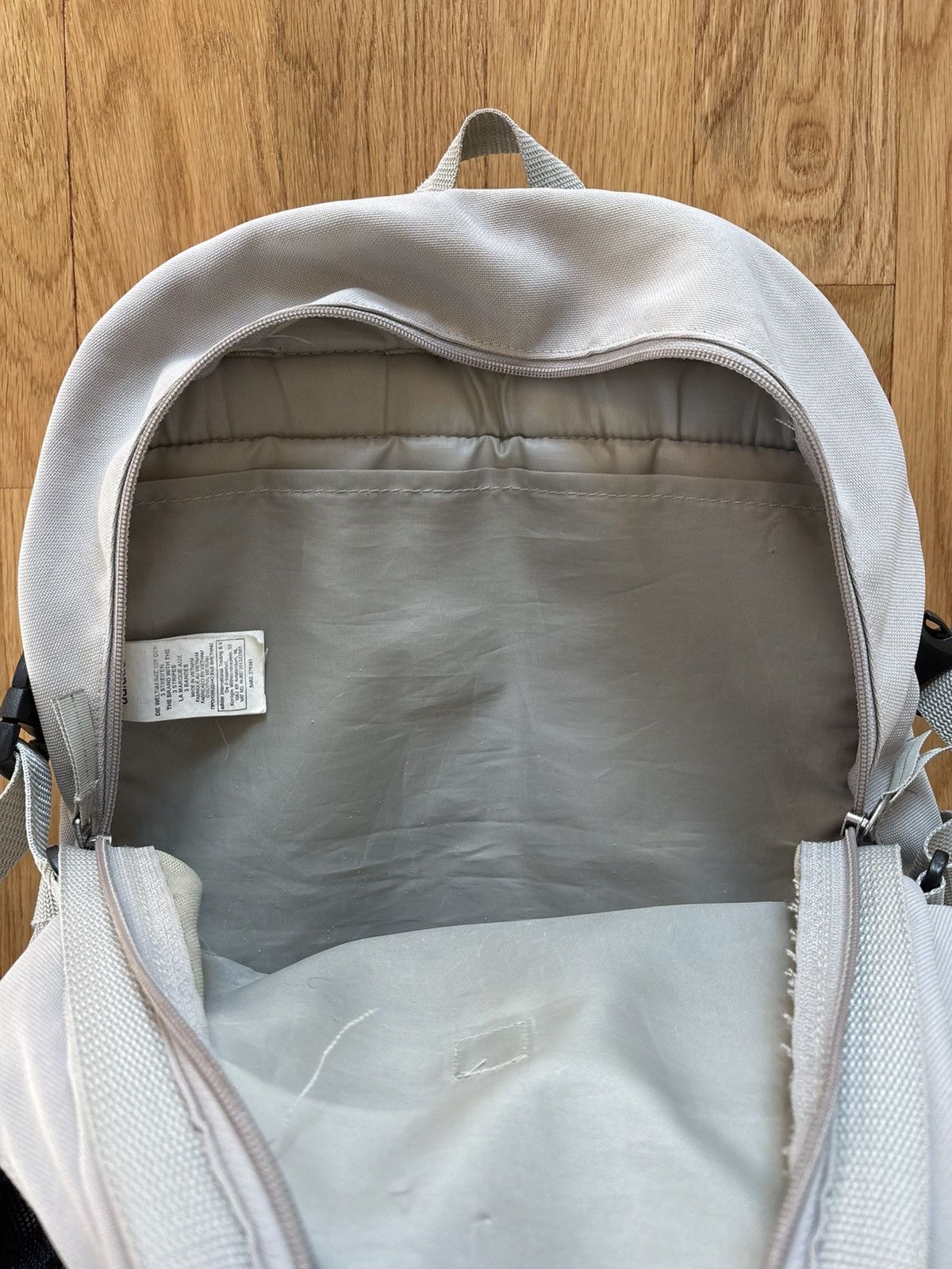 Adidas Adidas Vintage Y2K Backpack Logo Bag Retro 2000s READ Size ONE SIZE - 13 Thumbnail