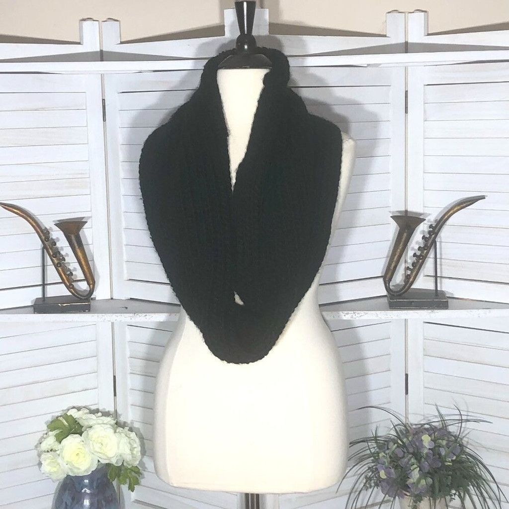 Vintage Black thick cable knit infinity scarf cozy chunky very warm Size ONE SIZE - 1 Thumbnail